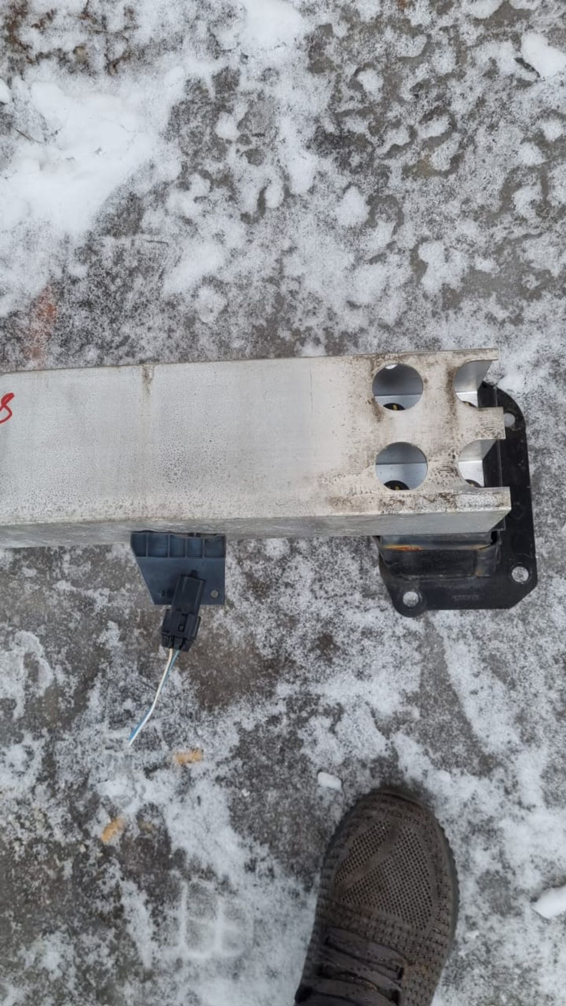 https://gcs.partsauto.market/rn-stockpro.appspot.com/thmbs/userImages/4bc412e58a1c6cab6d9447373f981aa7/part/5ca46e0a-3a77-4a8a-a318-610537b07207_1737830369547.jpg