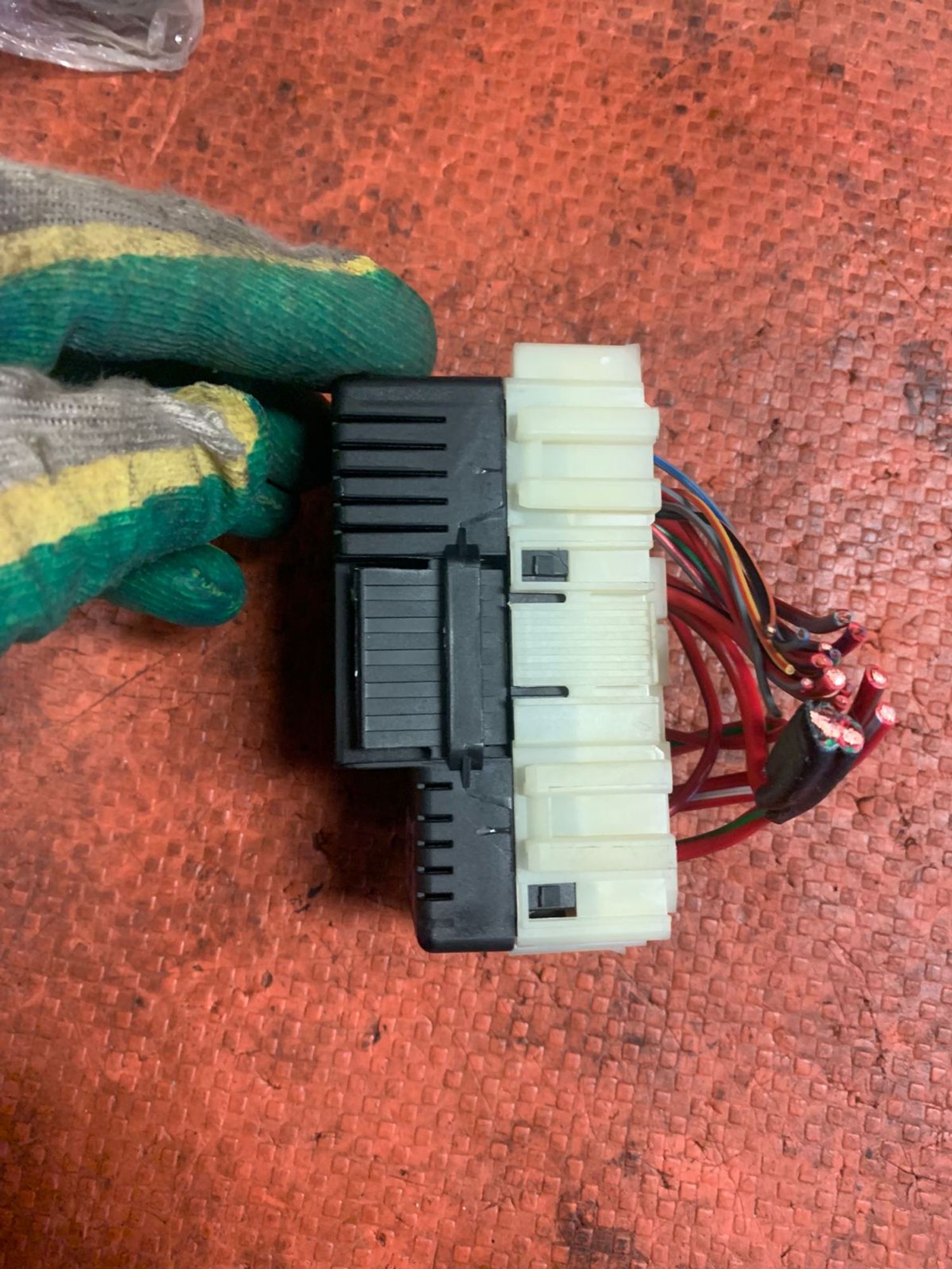 https://gcs.partsauto.market/rn-stockpro.appspot.com/thmbs/userImages/4bc412e58a1c6cab6d9447373f981aa7/part/5ce37610-ce10-48d1-80df-d93c045cddf3_1750180715703.jpg