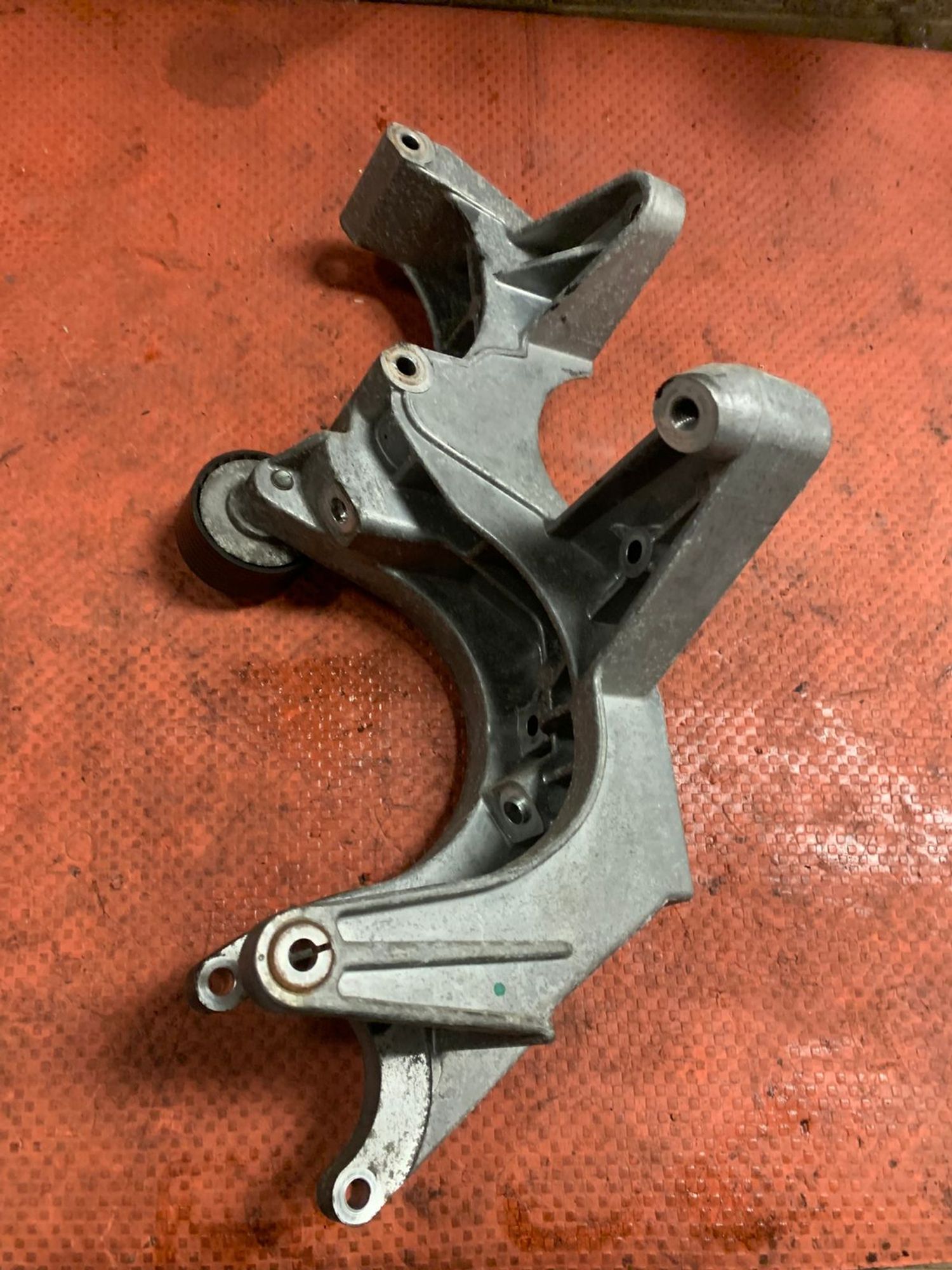 https://gcs.partsauto.market/rn-stockpro.appspot.com/thmbs/userImages/4bc412e58a1c6cab6d9447373f981aa7/part/78b97087-3095-4716-bfac-65bcd05c89b1_1746451048323.jpg