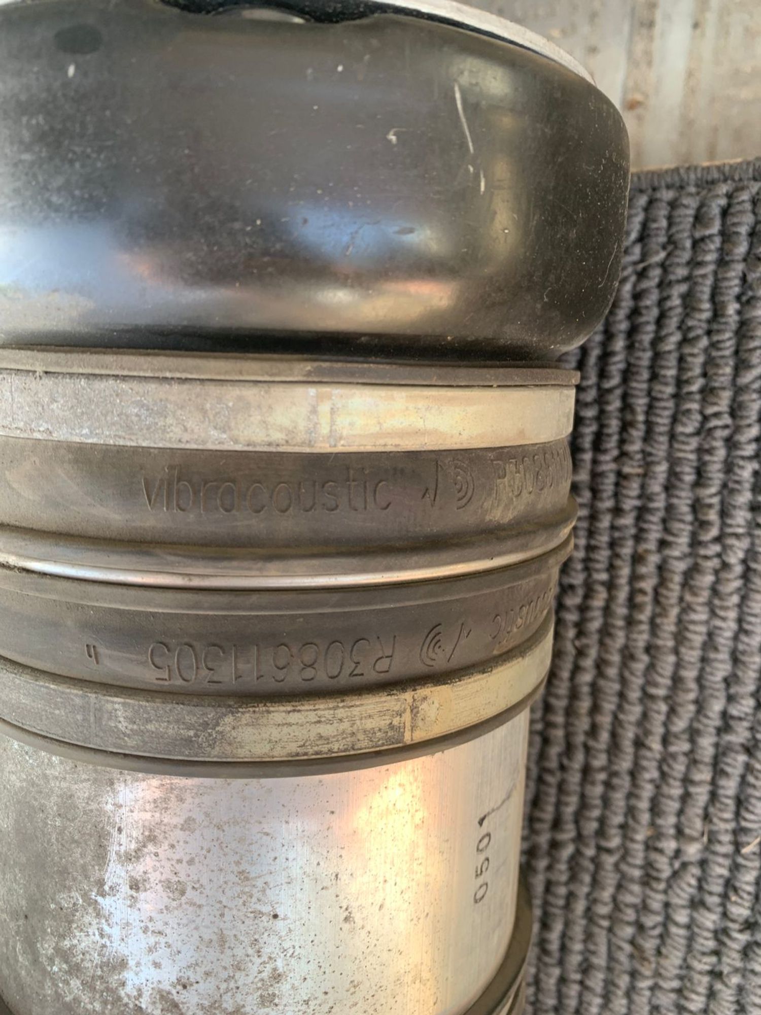 https://gcs.partsauto.market/rn-stockpro.appspot.com/thmbs/userImages/4bc412e58a1c6cab6d9447373f981aa7/part/7954575c-e657-4789-8ac7-81a3e3014b3e_1748426671284.jpg
