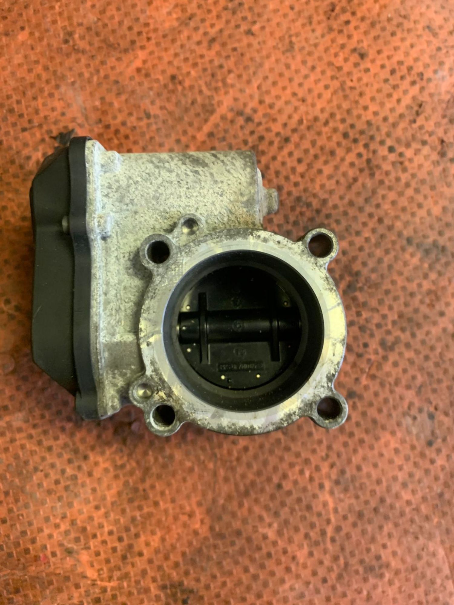 https://gcs.partsauto.market/rn-stockpro.appspot.com/thmbs/userImages/4bc412e58a1c6cab6d9447373f981aa7/part/8028ef48-a496-448a-82e4-50b42bd3c77b_1747730532700.jpg