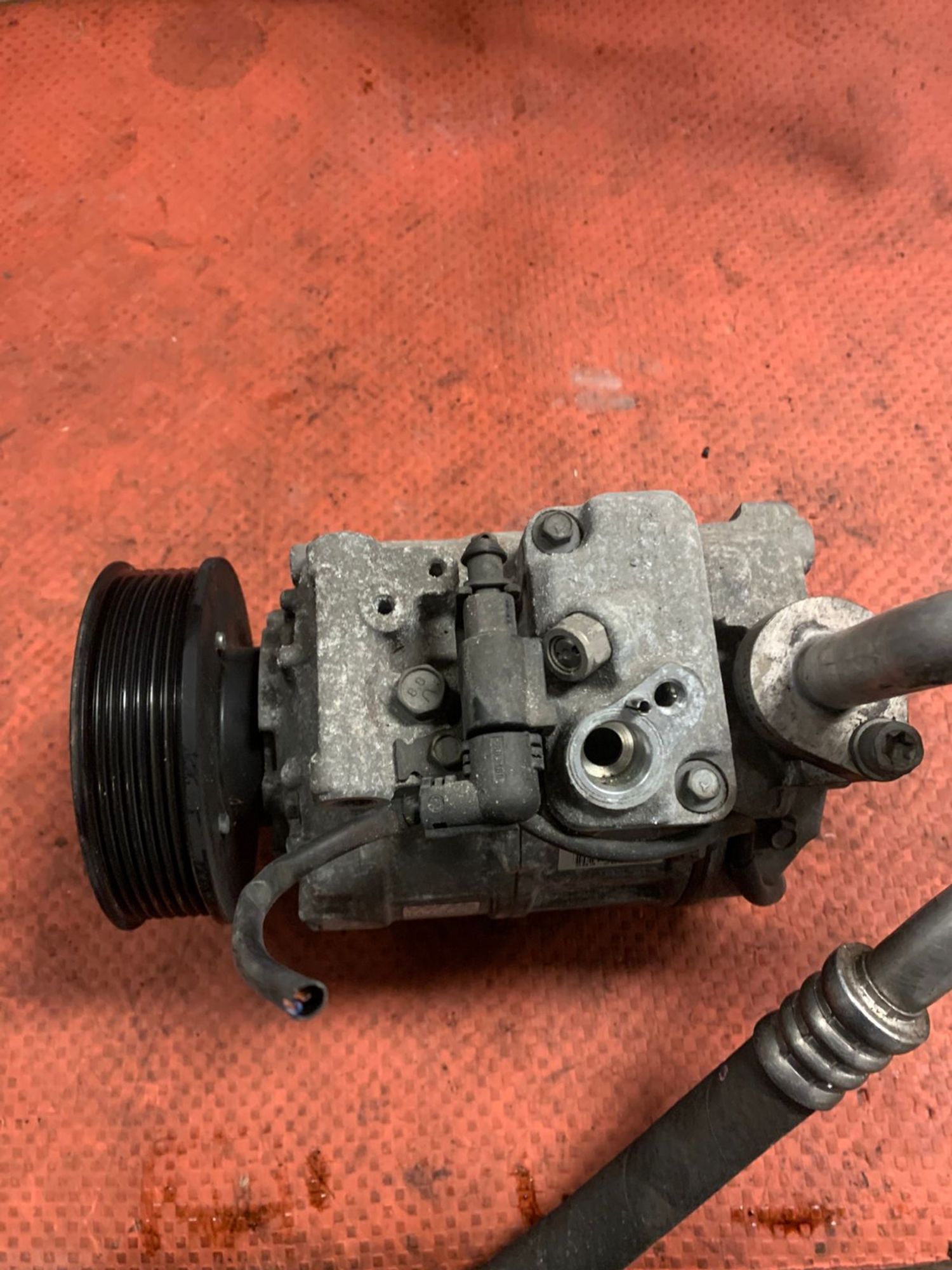 https://gcs.partsauto.market/rn-stockpro.appspot.com/thmbs/userImages/4bc412e58a1c6cab6d9447373f981aa7/part/81d58ffc-6f8c-4a55-9d7f-506eabca1398_1746450983521.jpg