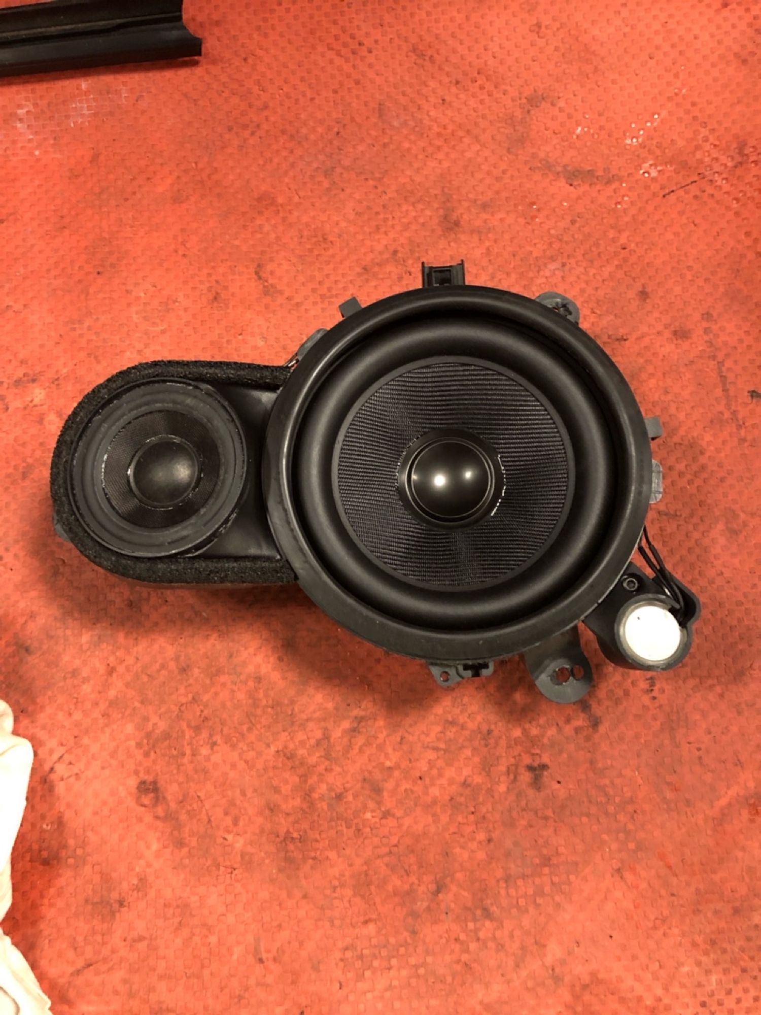 https://gcs.partsauto.market/rn-stockpro.appspot.com/thmbs/userImages/4bc412e58a1c6cab6d9447373f981aa7/part/8520bf53-94e1-49af-a291-41b5b8d20875_1745418344617.jpg