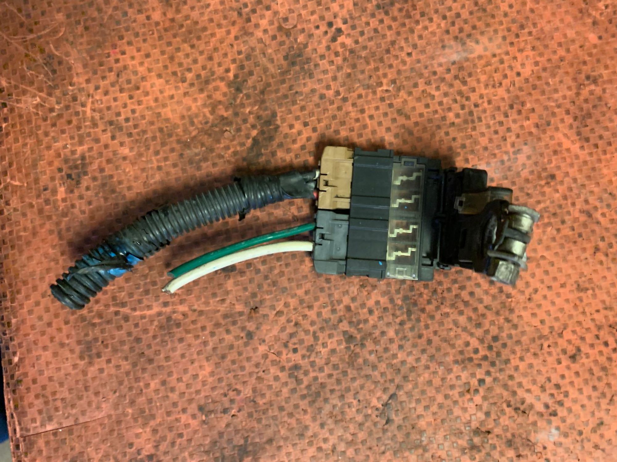 https://gcs.partsauto.market/rn-stockpro.appspot.com/thmbs/userImages/4bc412e58a1c6cab6d9447373f981aa7/part/910ee2a1-c2b8-4152-a941-fb418240e4c7_1747656635015.jpg