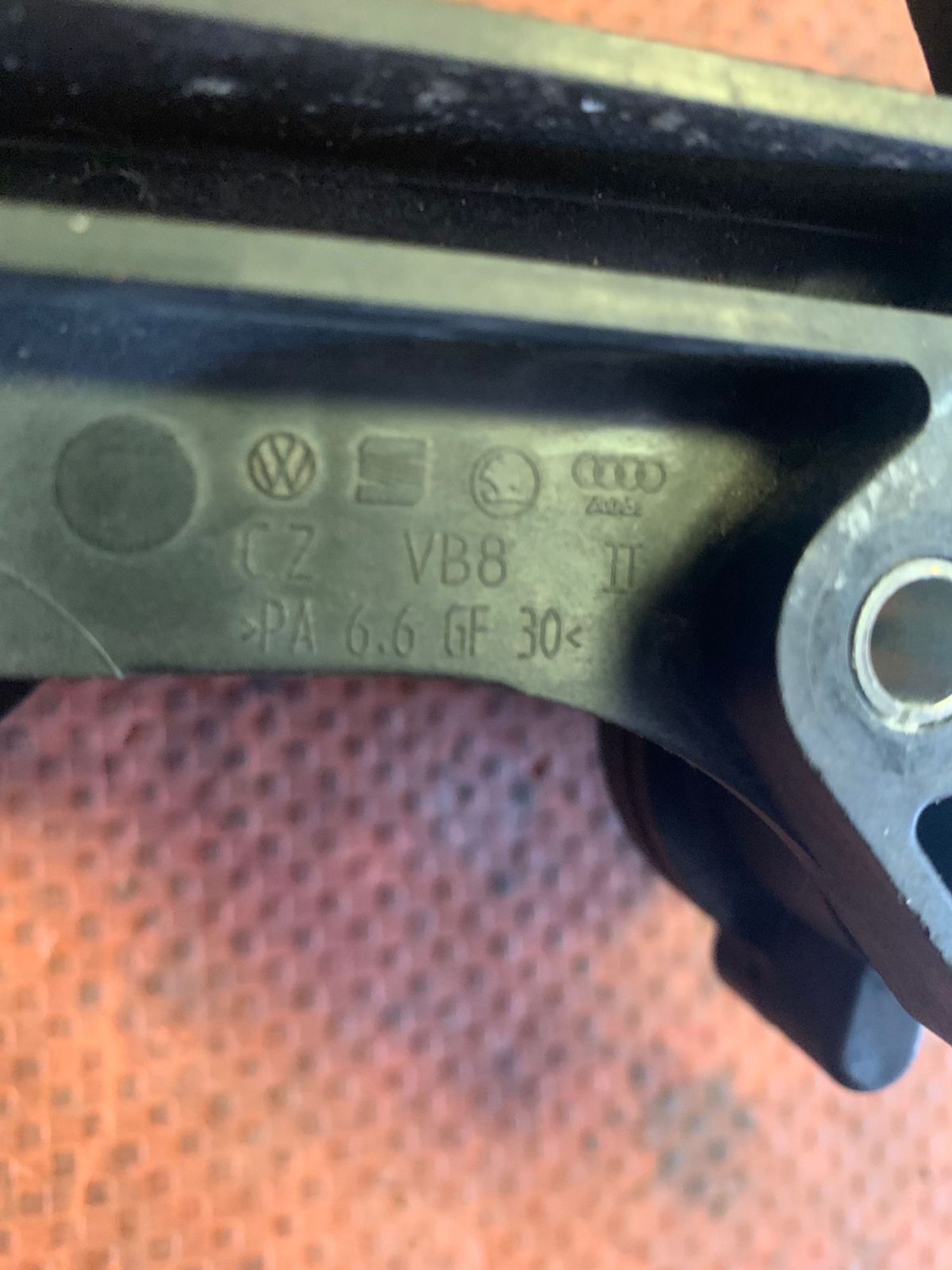 https://gcs.partsauto.market/rn-stockpro.appspot.com/thmbs/userImages/4bc412e58a1c6cab6d9447373f981aa7/part/a0831222-31fa-4cbe-a046-09e2f8251567_1747727628400.jpg