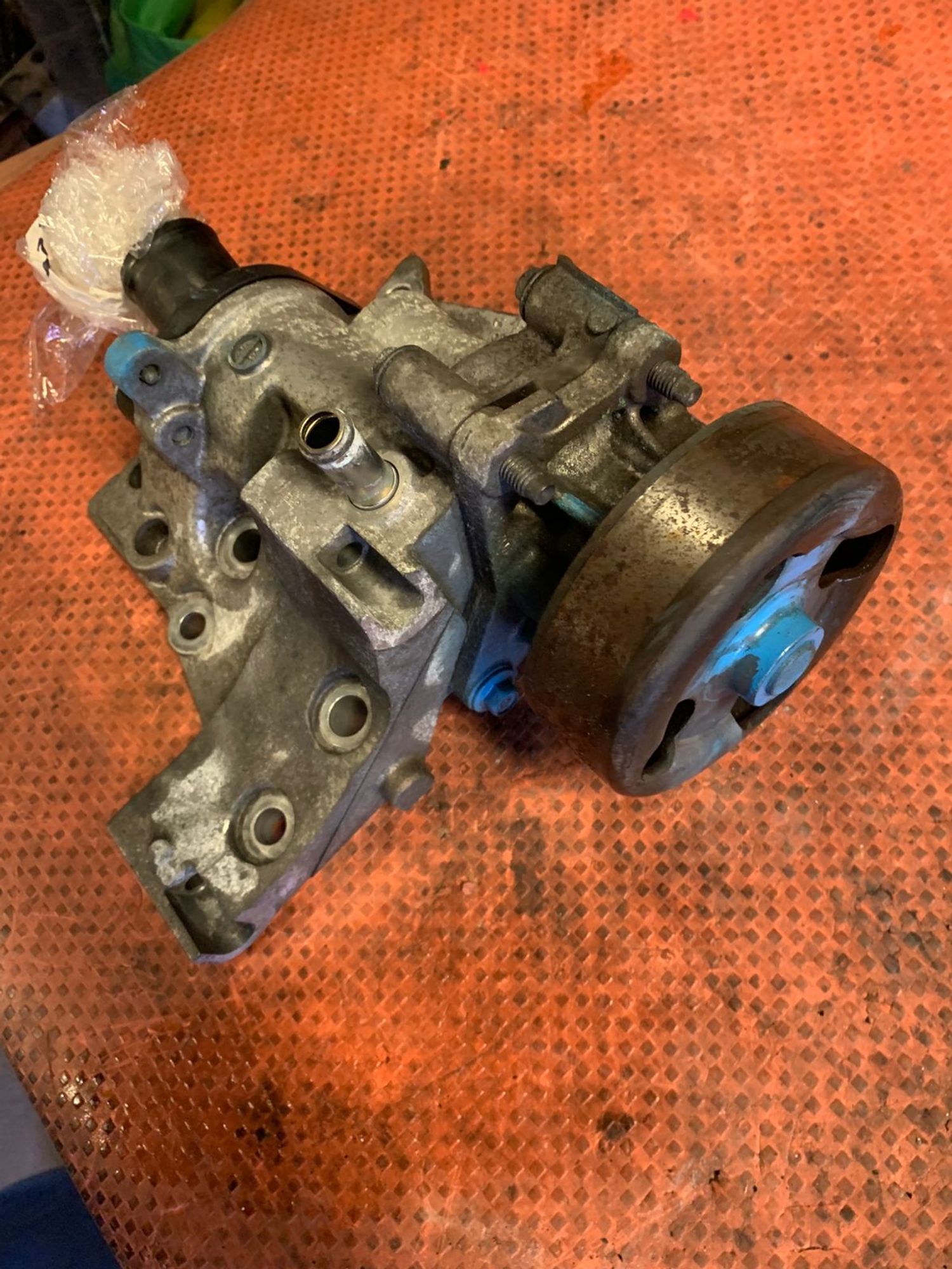 https://gcs.partsauto.market/rn-stockpro.appspot.com/thmbs/userImages/4bc412e58a1c6cab6d9447373f981aa7/part/a367076d-df77-40ce-965a-66bd8b8c3b6c_1747656709434.jpg