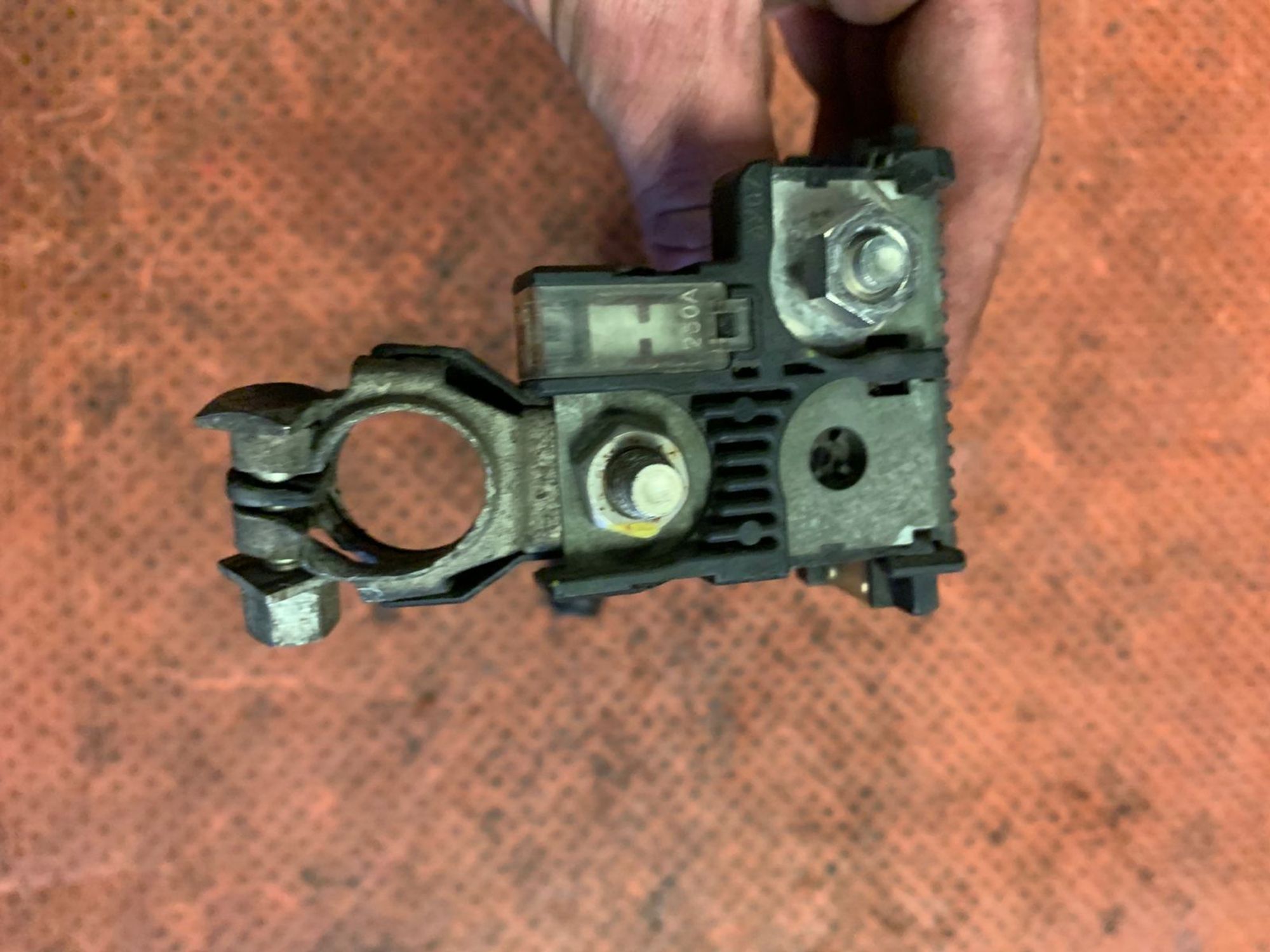 https://gcs.partsauto.market/rn-stockpro.appspot.com/thmbs/userImages/4bc412e58a1c6cab6d9447373f981aa7/part/ad3021cd-ac7b-4152-94bd-8964d92a9800_1747656636215.jpg