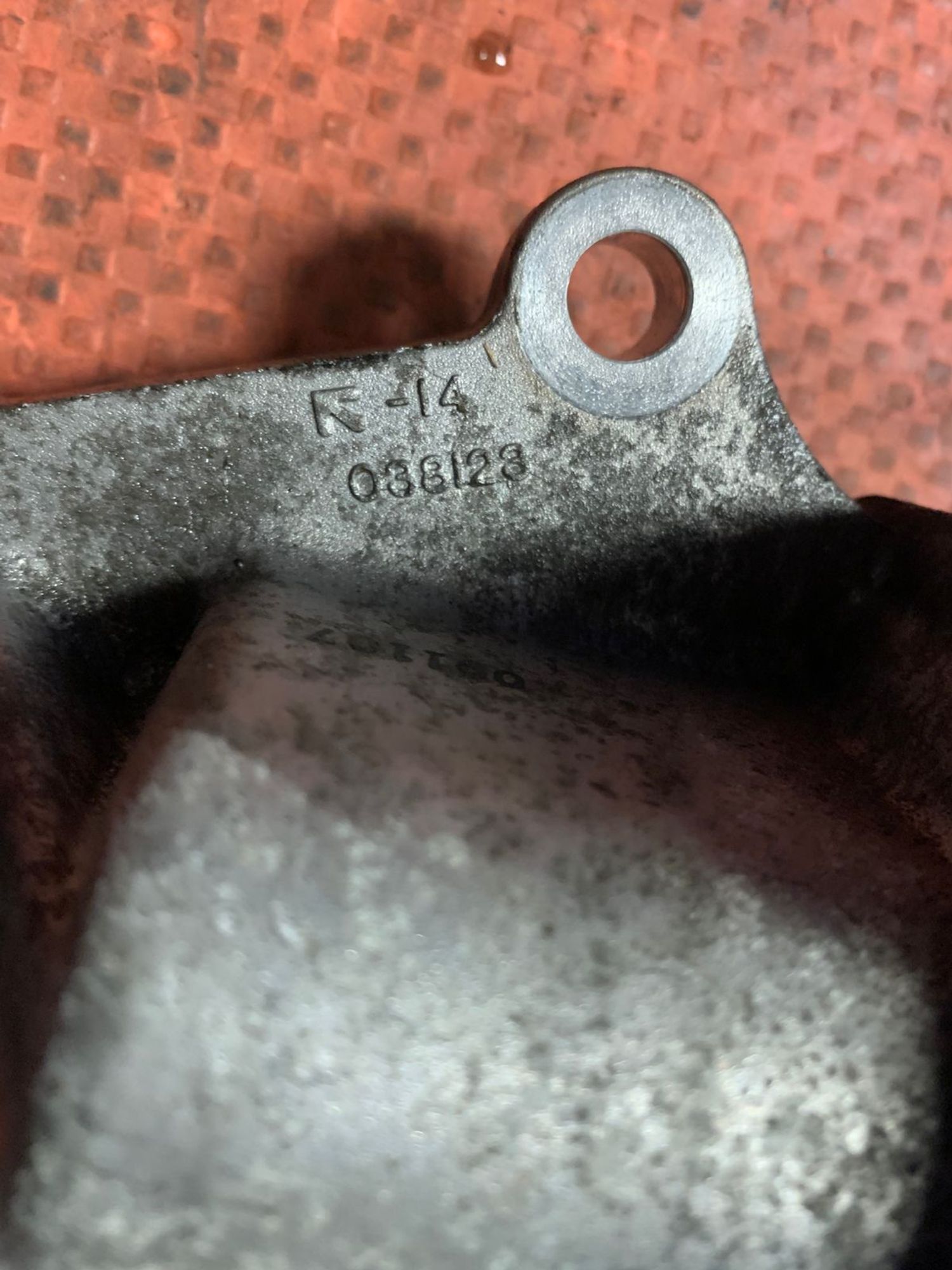 https://gcs.partsauto.market/rn-stockpro.appspot.com/thmbs/userImages/4bc412e58a1c6cab6d9447373f981aa7/part/b5b60d29-8bad-4f62-9a46-2ea66eaee54d_1747656713236.jpg