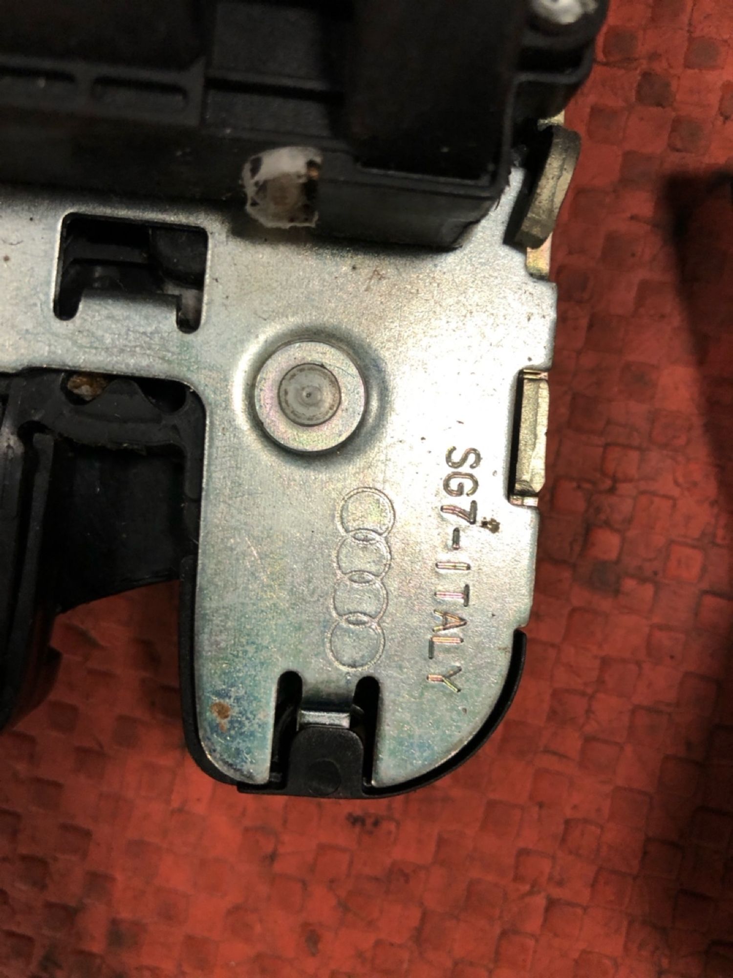 https://gcs.partsauto.market/rn-stockpro.appspot.com/thmbs/userImages/4bc412e58a1c6cab6d9447373f981aa7/part/b8124957-f2a8-4db3-b107-29843b37babf_1738779530955.jpg
