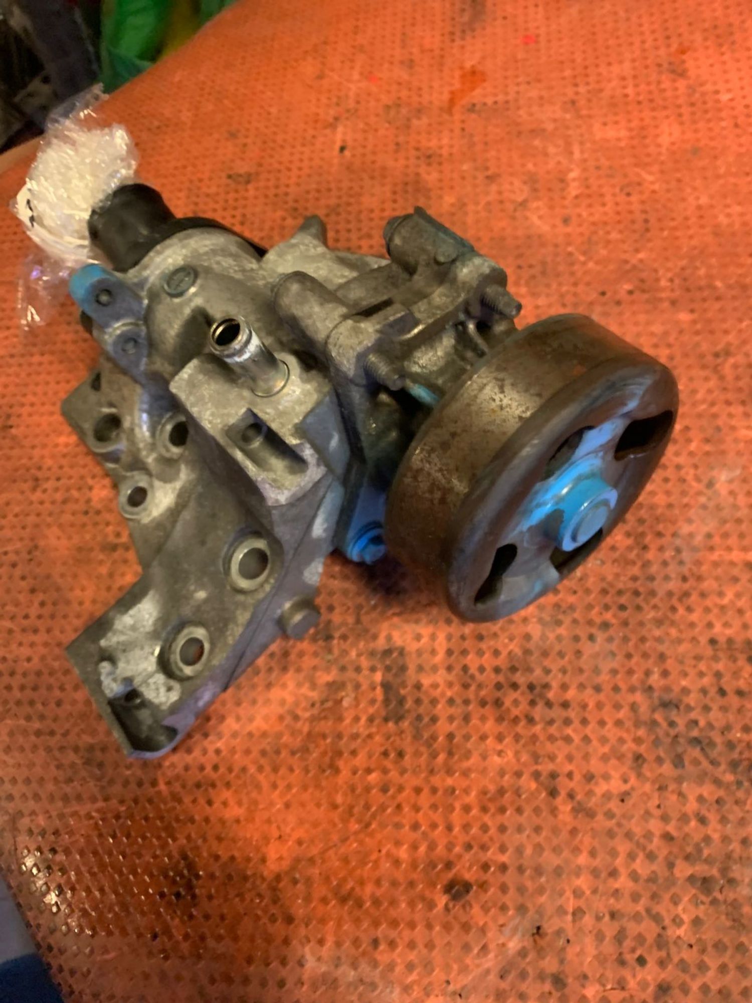 https://gcs.partsauto.market/rn-stockpro.appspot.com/thmbs/userImages/4bc412e58a1c6cab6d9447373f981aa7/part/c9e95902-bc4b-4b02-8c20-a1be6e3c3637_1747656707412.jpg