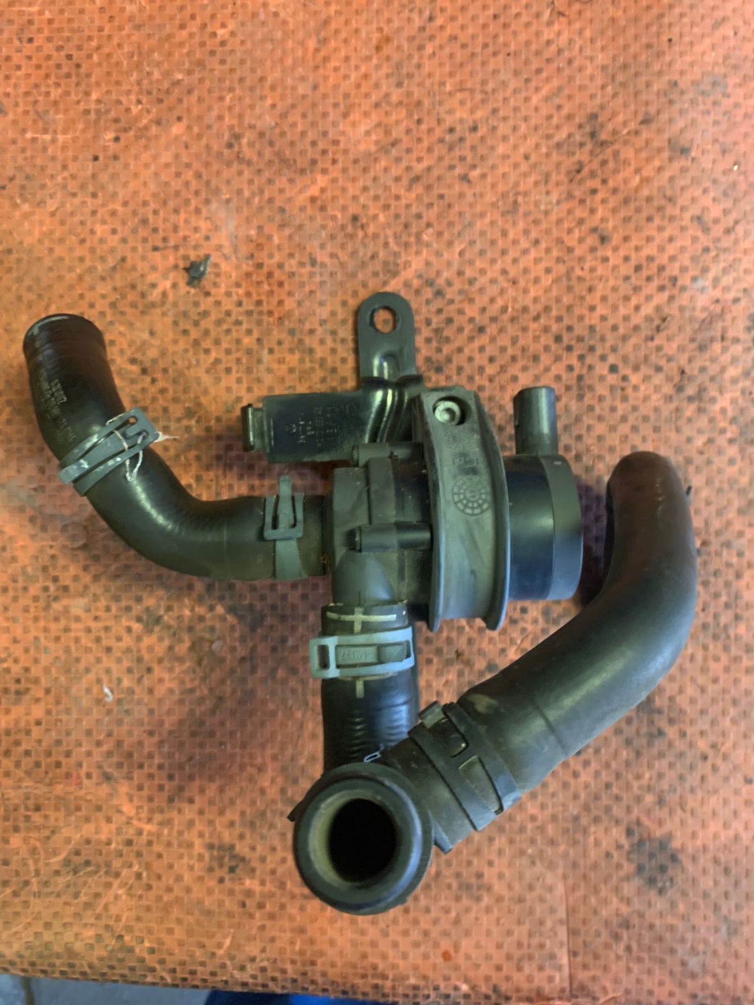 https://gcs.partsauto.market/rn-stockpro.appspot.com/thmbs/userImages/4bc412e58a1c6cab6d9447373f981aa7/part/e3dbd2ac-a89a-4624-ab27-999ad03b2110_1747727631760.jpg