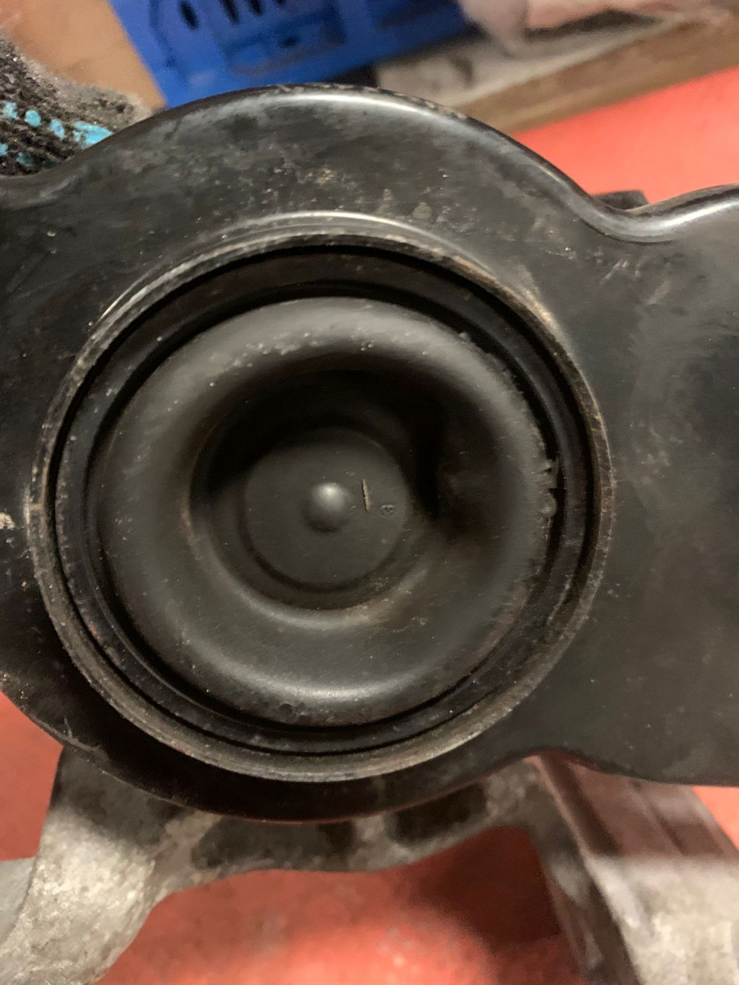 https://gcs.partsauto.market/rn-stockpro.appspot.com/thmbs/userImages/4bc412e58a1c6cab6d9447373f981aa7/part/ead9415c-9e22-45af-9164-33586667738a_1745580081418.jpg