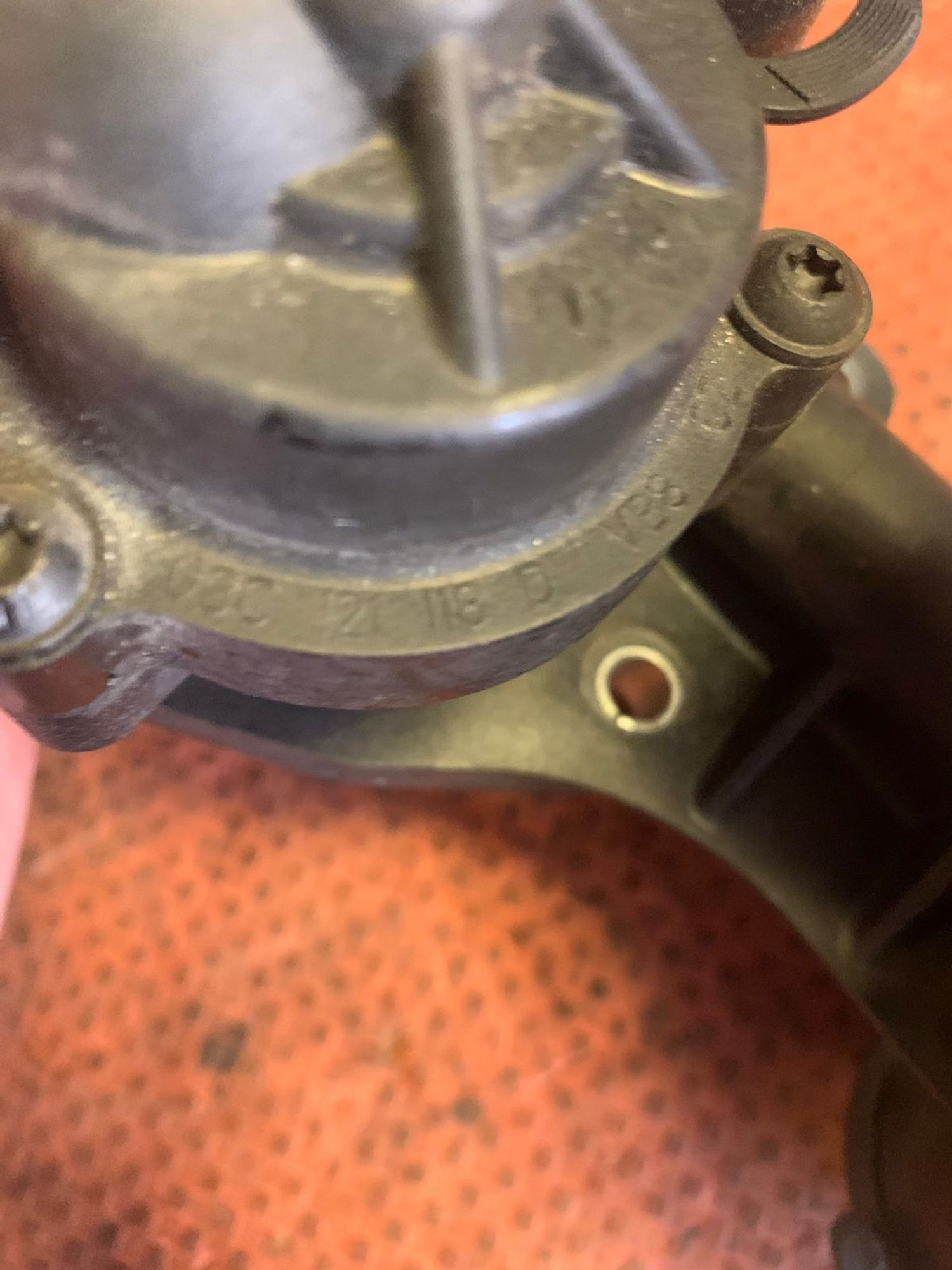 https://gcs.partsauto.market/rn-stockpro.appspot.com/thmbs/userImages/4bc412e58a1c6cab6d9447373f981aa7/part/ec277a40-01b3-4dff-9e97-980556f4dec8_1747727625575.jpg