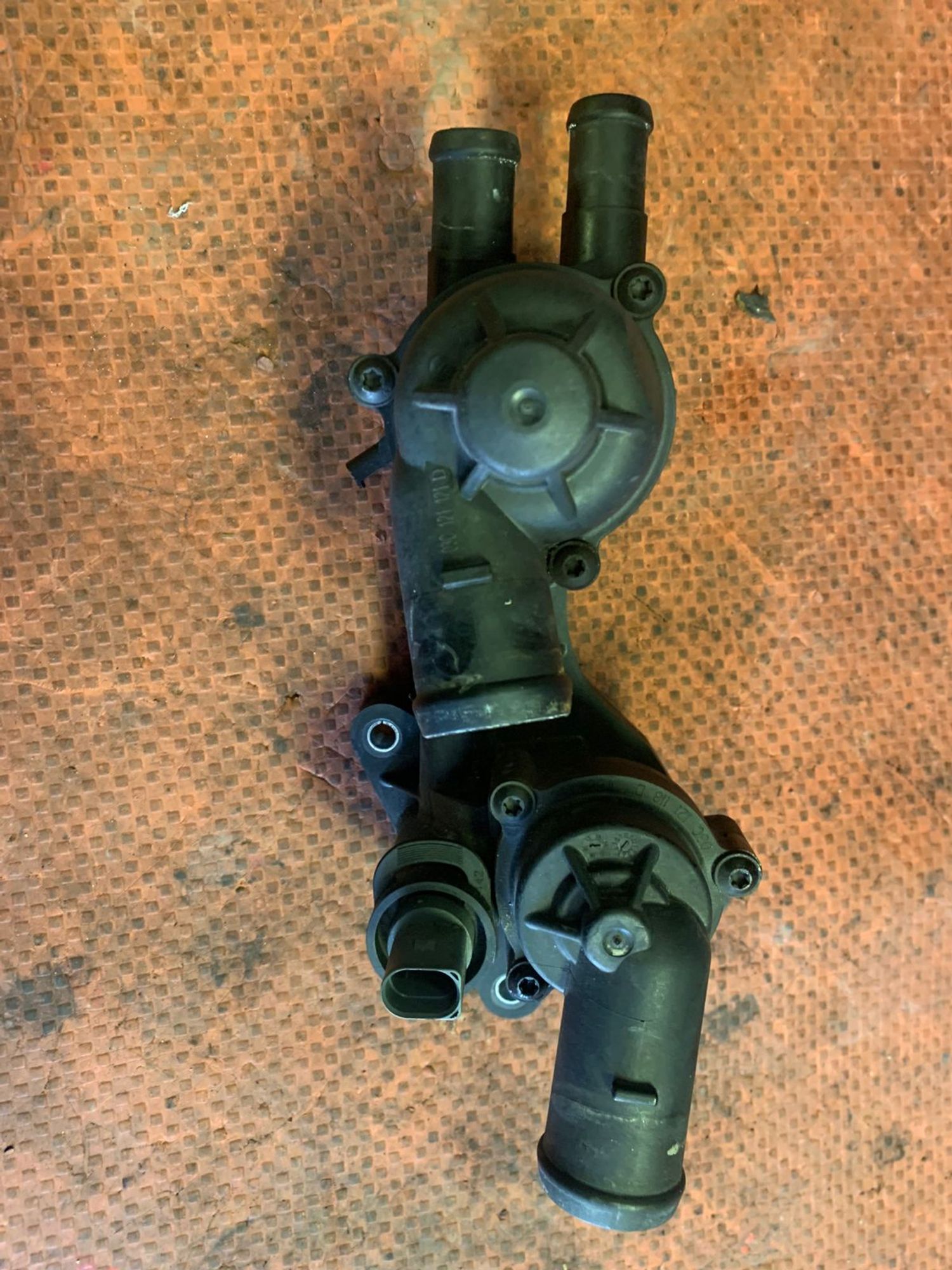 https://gcs.partsauto.market/rn-stockpro.appspot.com/thmbs/userImages/4bc412e58a1c6cab6d9447373f981aa7/part/ef063c66-74c2-487a-834e-cc2ab5eb3f51_1747727617920.jpg