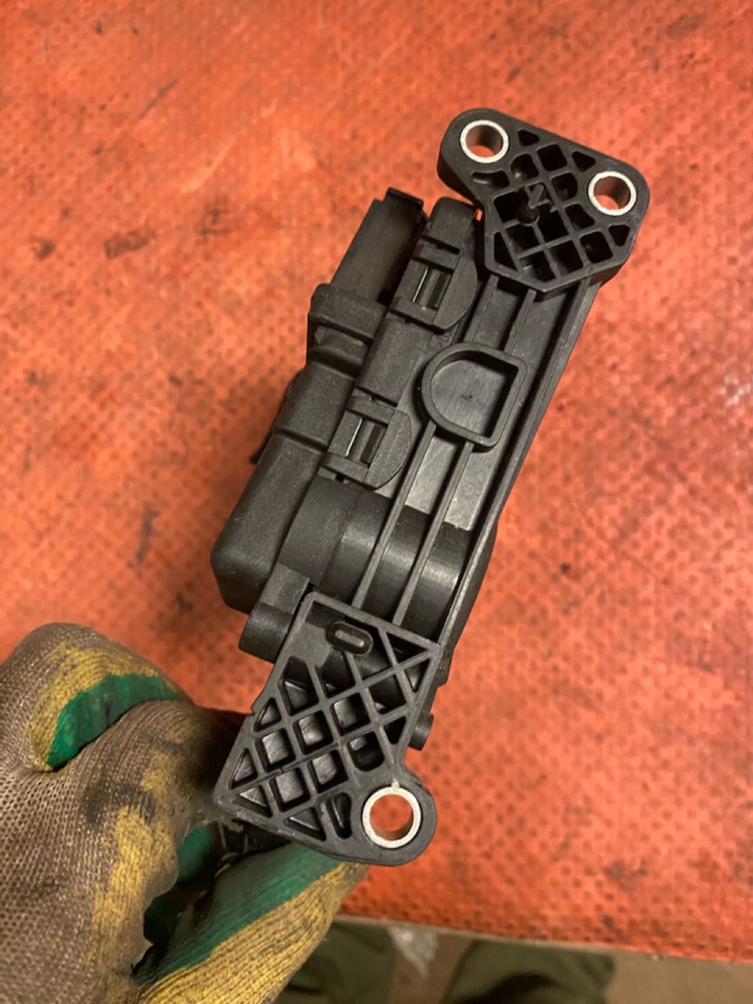 https://gcs.partsauto.market/rn-stockpro.appspot.com/thmbs/userImages/4bc412e58a1c6cab6d9447373f981aa7/part/f2eff4a3-3813-447c-9208-07db1c99e877_1744194310950.jpg