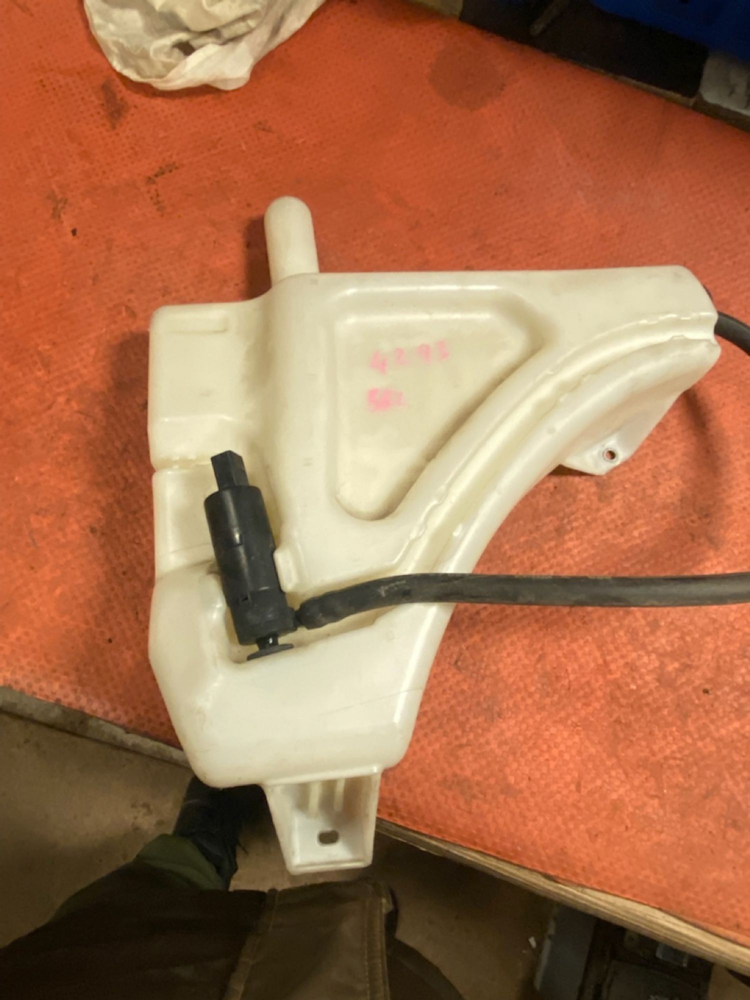 https://gcs.partsauto.market/rn-stockpro.appspot.com/thmbs/userImages/4bc412e58a1c6cab6d9447373f981aa7/part/f6b3d5be-1671-459e-97aa-d8a7d02e2790_1745495424500.jpg