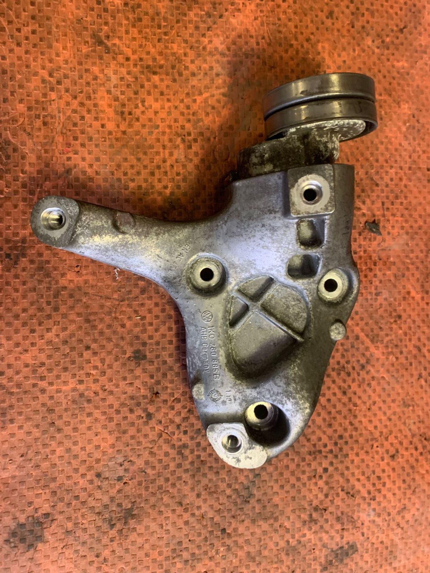 https://gcs.partsauto.market/rn-stockpro.appspot.com/thmbs/userImages/4bc412e58a1c6cab6d9447373f981aa7/part/fe63c0e0-a592-4c90-bb0c-90da0ac41ad3_1747727602580.jpg