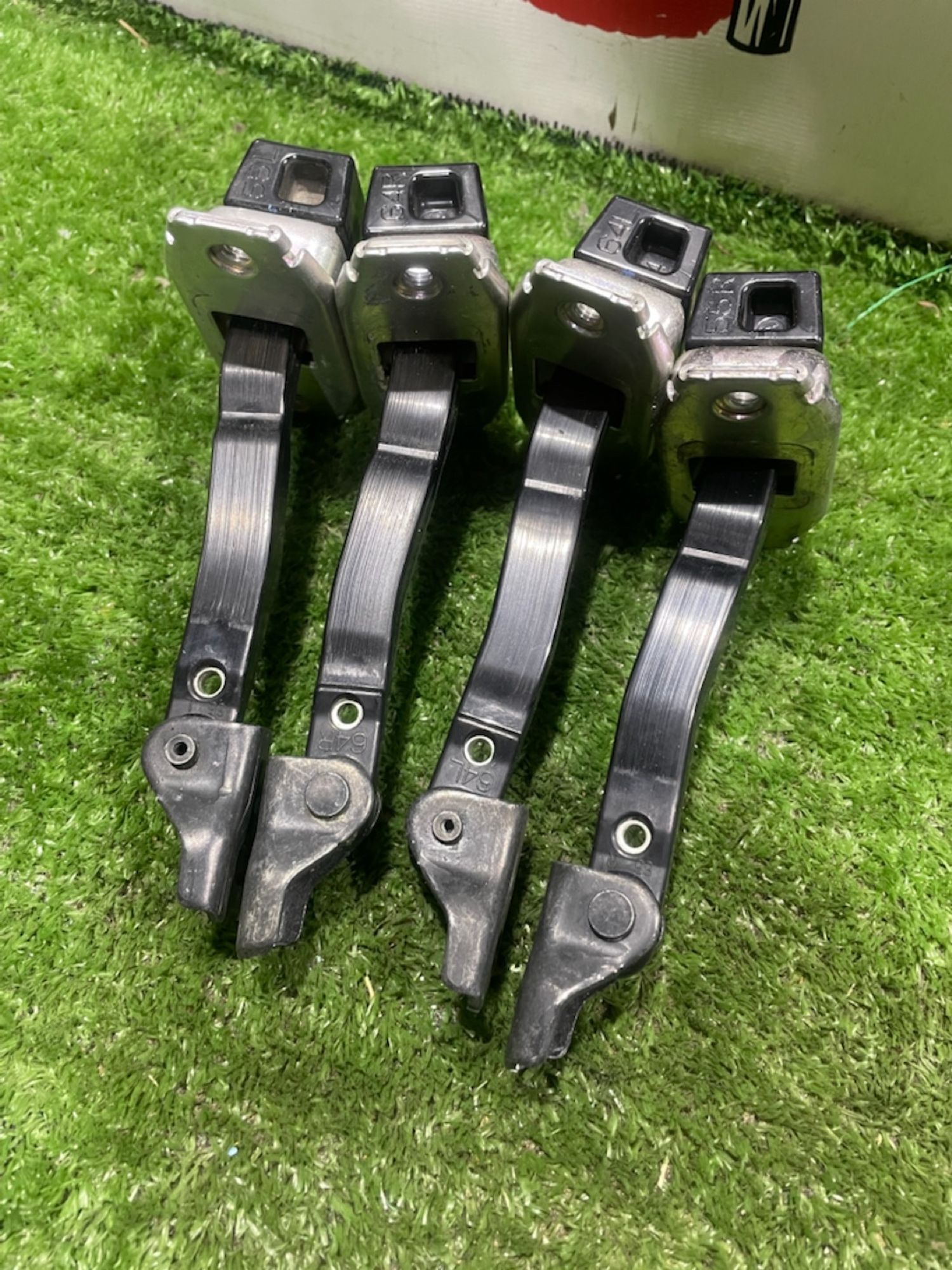 https://gcs.partsauto.market/rn-stockpro.appspot.com/thmbs/userImages/4e1bc8e8be6d12293f9f8a0ab6f3665c/part/3a9b2864-b04b-4e6c-8d6a-84a812a77e85_1747052823520.jpg