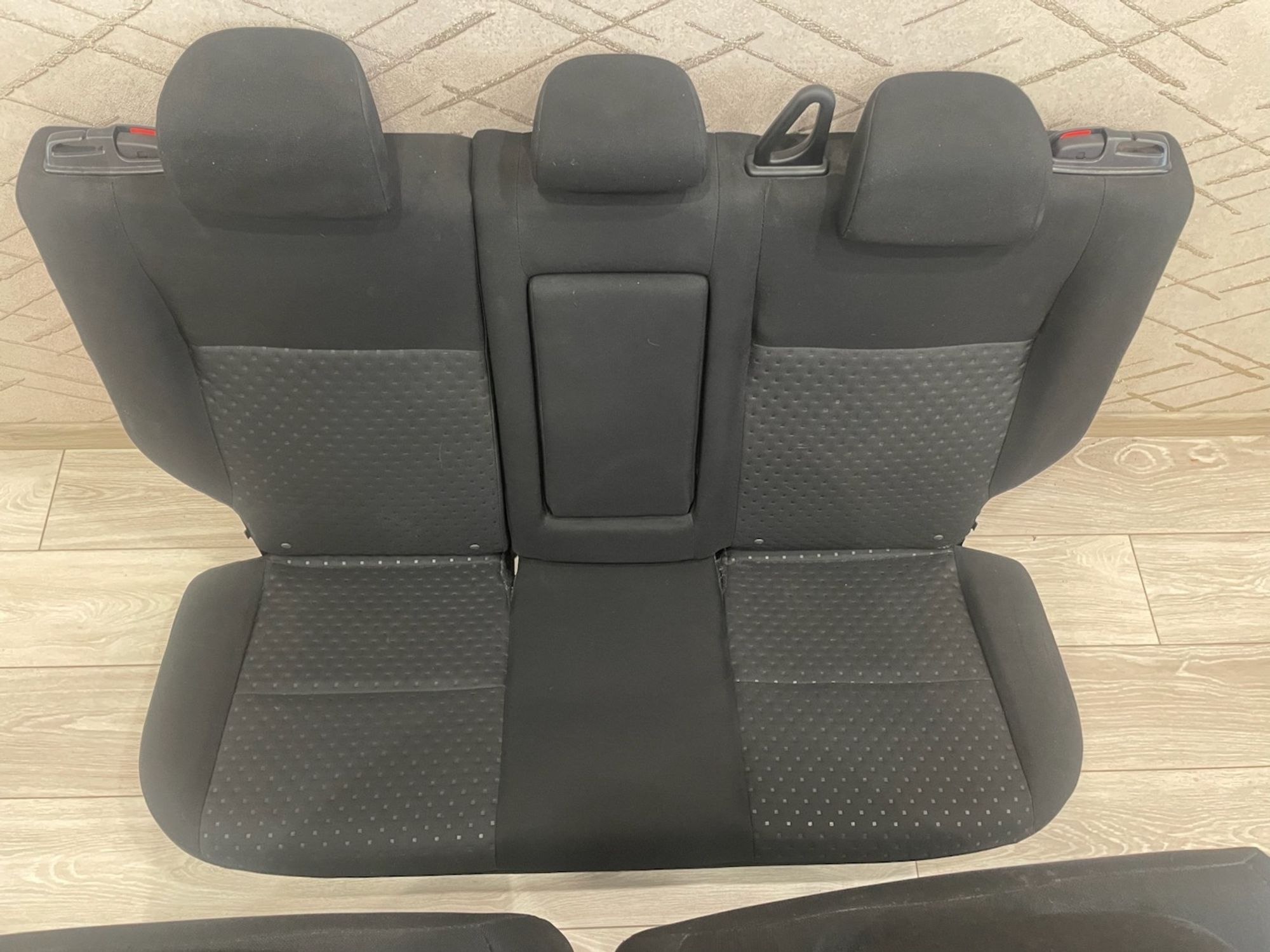 https://gcs.partsauto.market/rn-stockpro.appspot.com/thmbs/userImages/4e1bc8e8be6d12293f9f8a0ab6f3665c/part/9bc8d8b7-9e2a-440a-906e-ba3fde81e40e_1747280767644.jpg