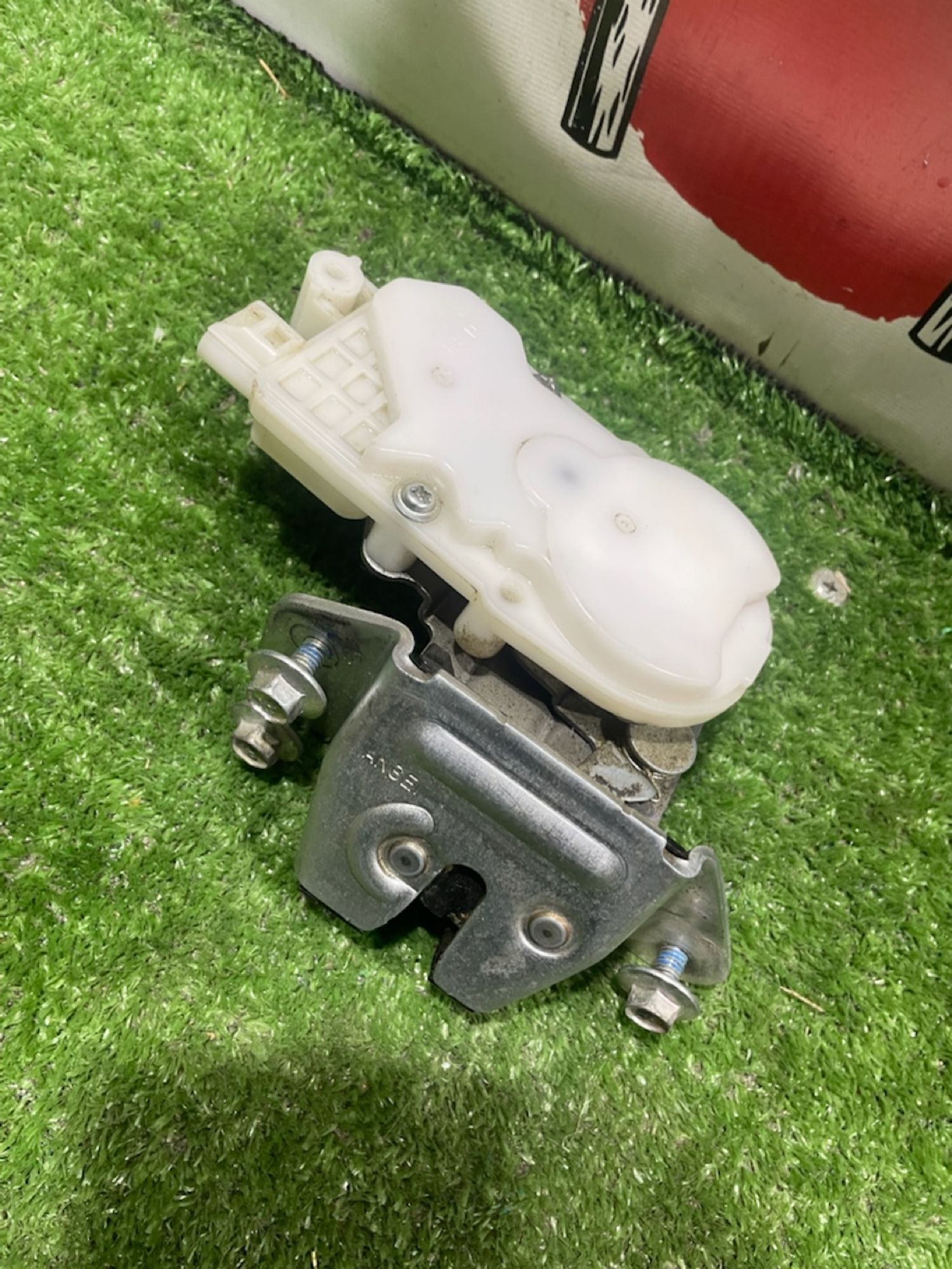 https://gcs.partsauto.market/rn-stockpro.appspot.com/thmbs/userImages/4e1bc8e8be6d12293f9f8a0ab6f3665c/part/d5ddedcf-230d-45ca-9689-312084f87a92_1747052868584.jpg