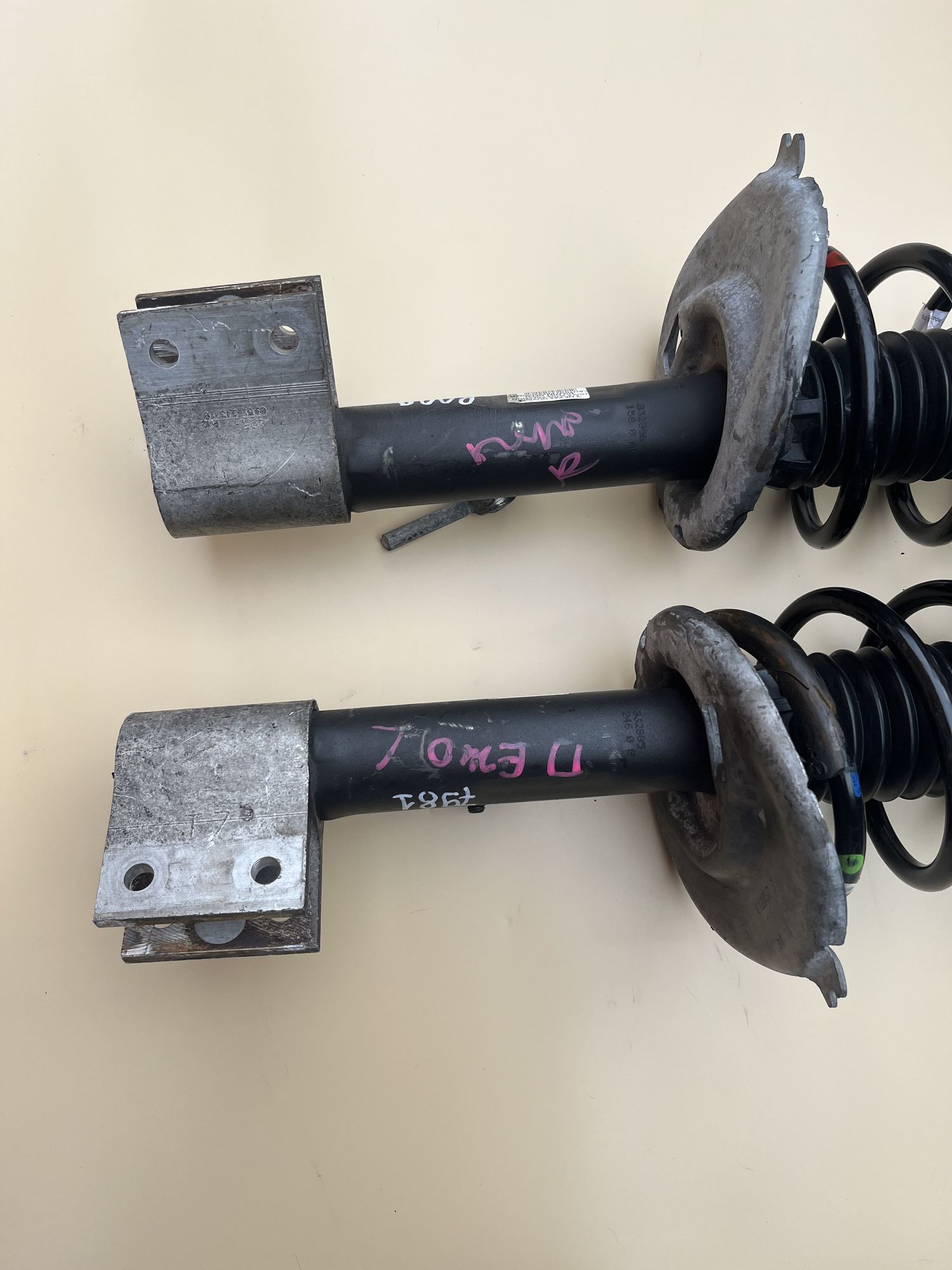 https://gcs.partsauto.market/rn-stockpro.appspot.com/thmbs/userImages/524251c8cbe3127a161b07f46dfd07e6/part/e9e578a9-8537-4ab1-be4d-0de93dd810d7_1707767787242.jpg