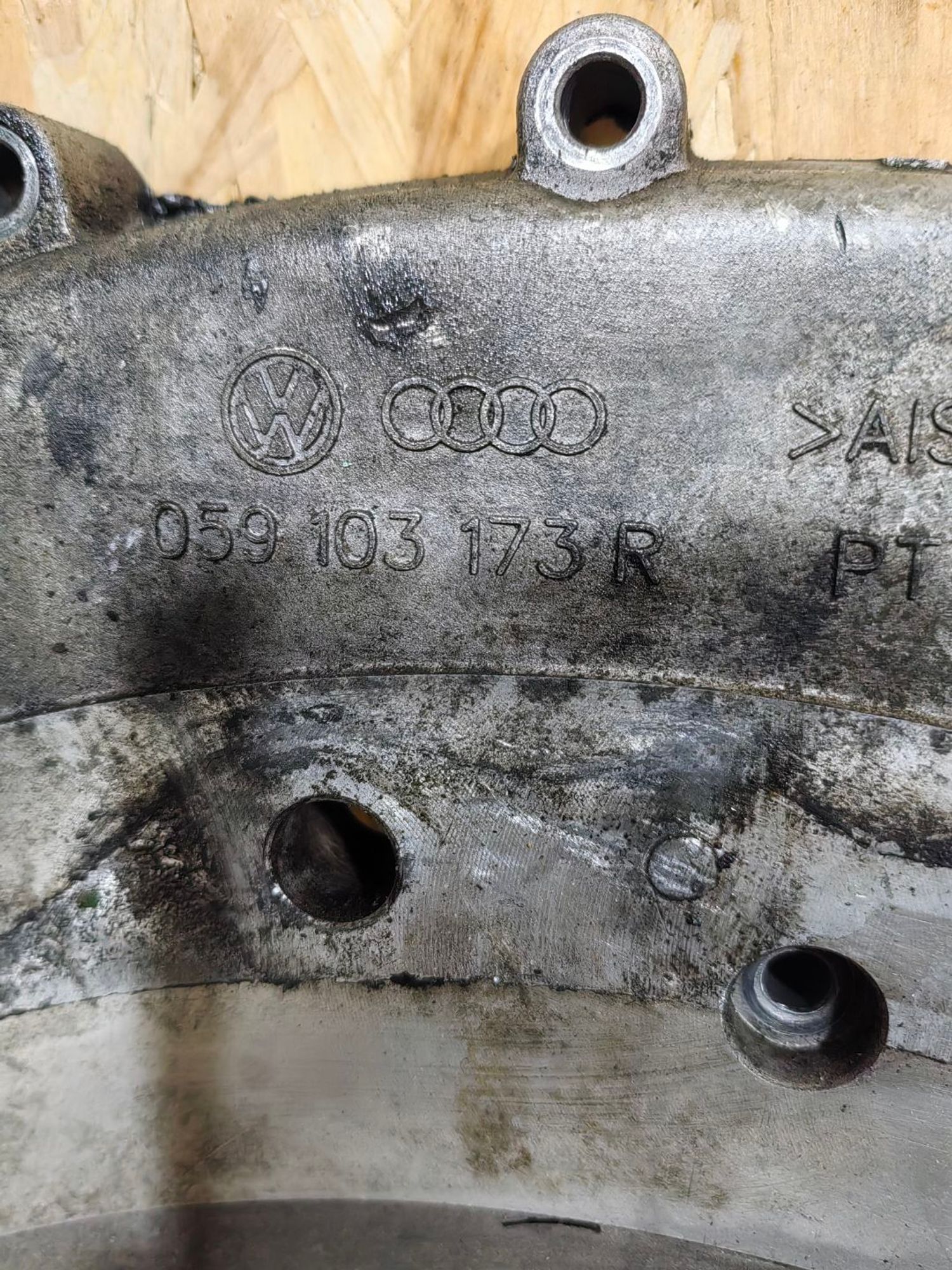 https://gcs.partsauto.market/rn-stockpro.appspot.com/thmbs/userImages/52bdfa25553bb456af71d3d2901b142b/part/1acd57da-15c2-43c8-adfe-b2287b28fd9b_1735308428399.jpg