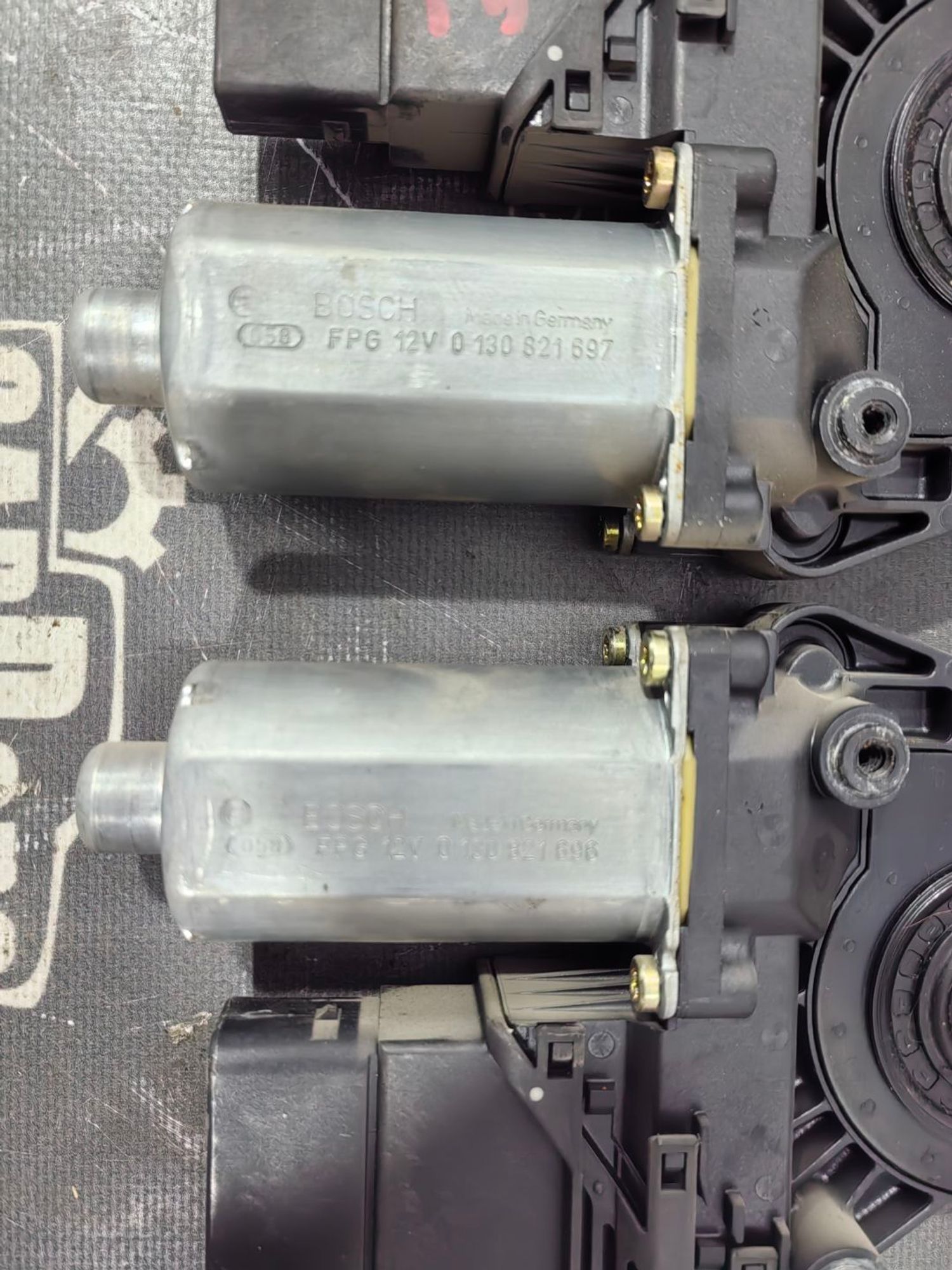 https://gcs.partsauto.market/rn-stockpro.appspot.com/thmbs/userImages/52bdfa25553bb456af71d3d2901b142b/part/da050ef1-1b35-4f8b-9f18-40bab74a4cc1_1738597856661.jpg