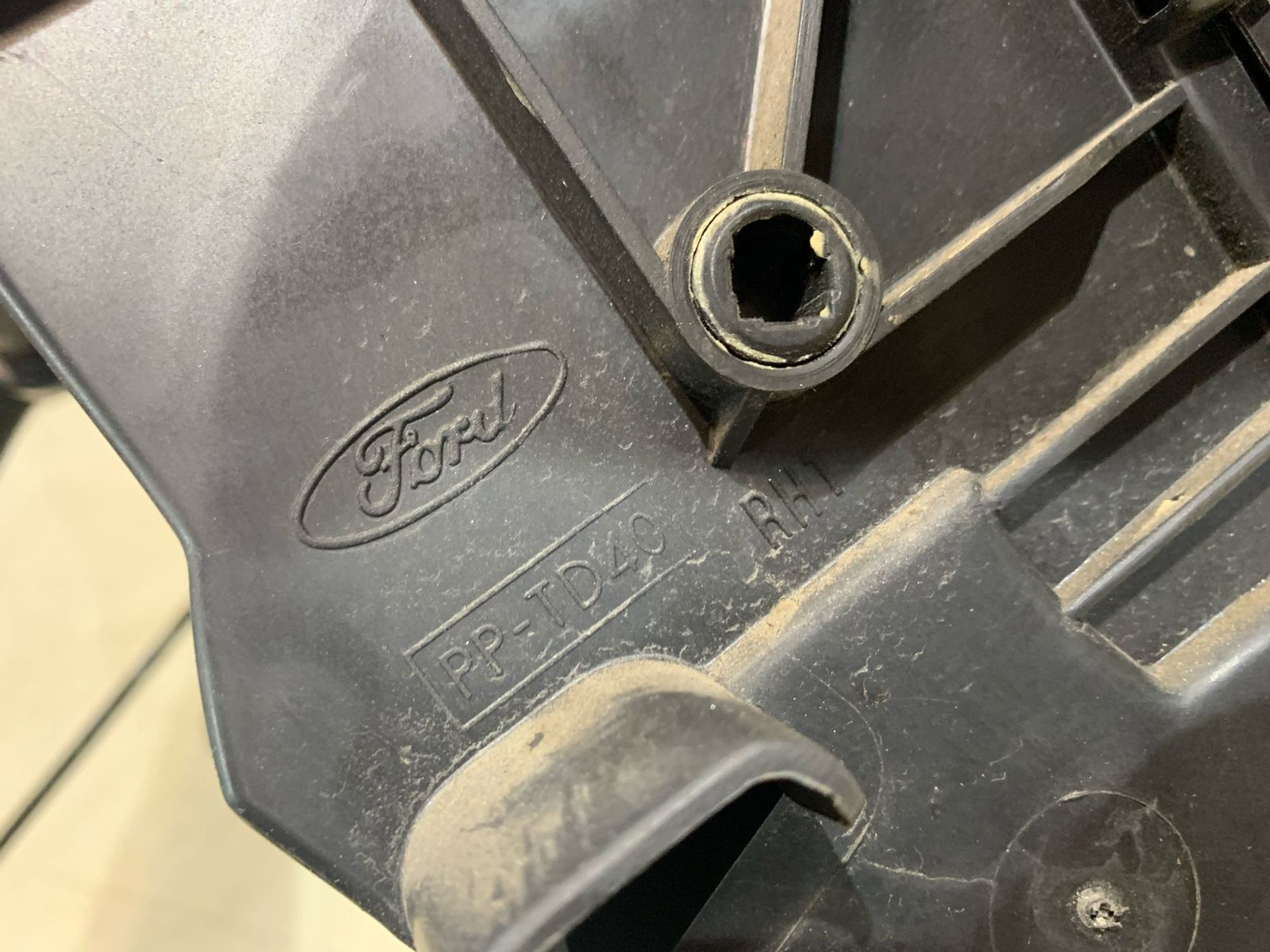 https://gcs.partsauto.market/rn-stockpro.appspot.com/thmbs/userImages/5bd9f82b295ca622c9b7c916cd62060a/part/27ef5835-32fe-494e-950b-e663a9ca7c00_1743417078533.jpg