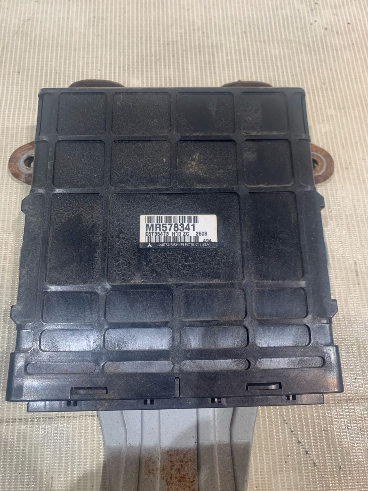 https://gcs.partsauto.market/rn-stockpro.appspot.com/thmbs/userImages/5bd9f82b295ca622c9b7c916cd62060a/part/4a55b146-f55f-47dd-be38-8fd3f76b246e_1742810367786.jpg
