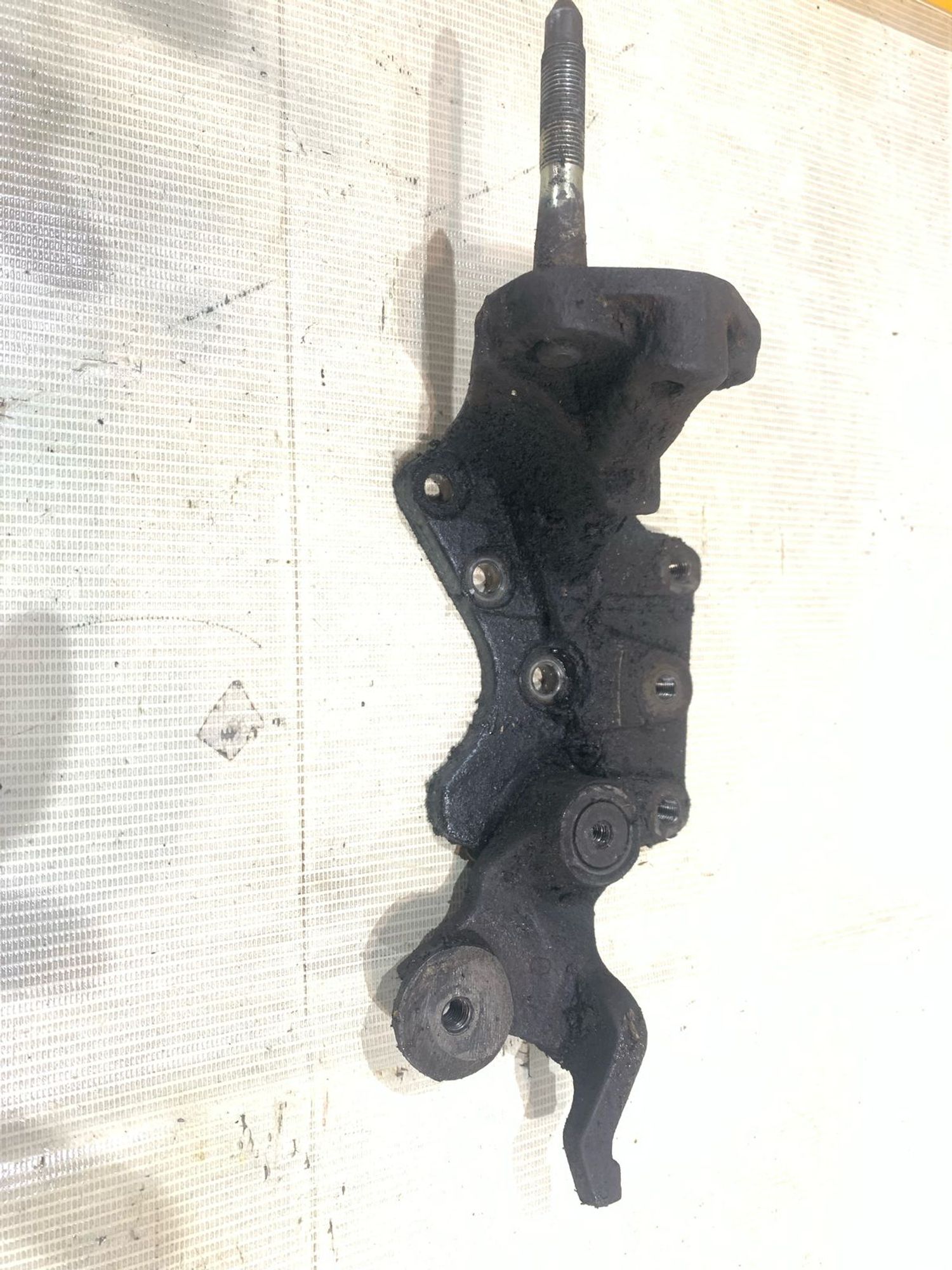 https://gcs.partsauto.market/rn-stockpro.appspot.com/thmbs/userImages/5bd9f82b295ca622c9b7c916cd62060a/part/4c75e803-c45c-4e52-b62c-a37605a4b4b5_1742920670159.jpg