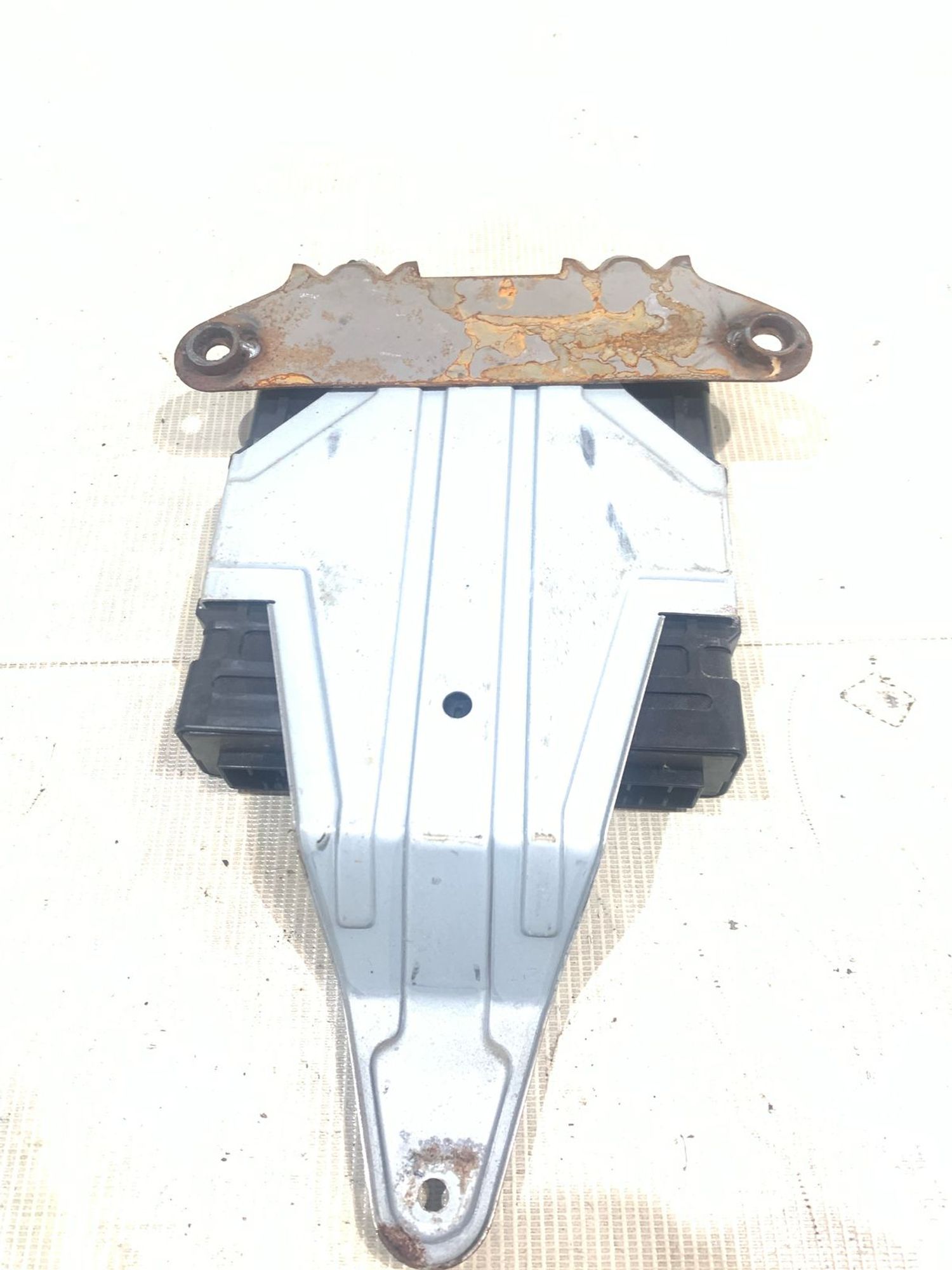 https://gcs.partsauto.market/rn-stockpro.appspot.com/thmbs/userImages/5bd9f82b295ca622c9b7c916cd62060a/part/a25bf471-6bfc-4233-894c-a098510c6f28_1742810367657.jpg