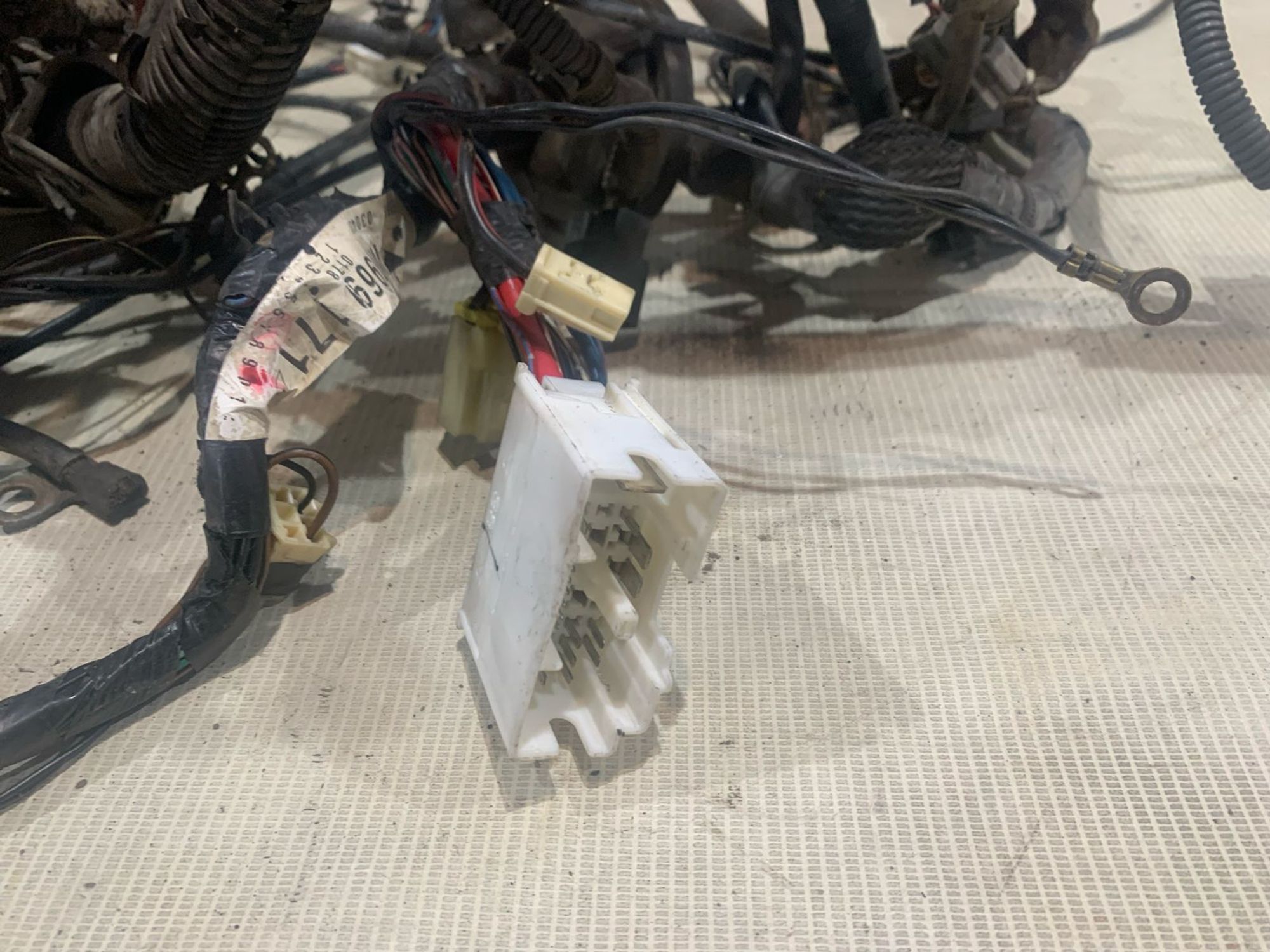 https://gcs.partsauto.market/rn-stockpro.appspot.com/thmbs/userImages/5bd9f82b295ca622c9b7c916cd62060a/part/bdba5c85-ed03-418e-80f3-bc72a50ef80f_1742815663663.jpg