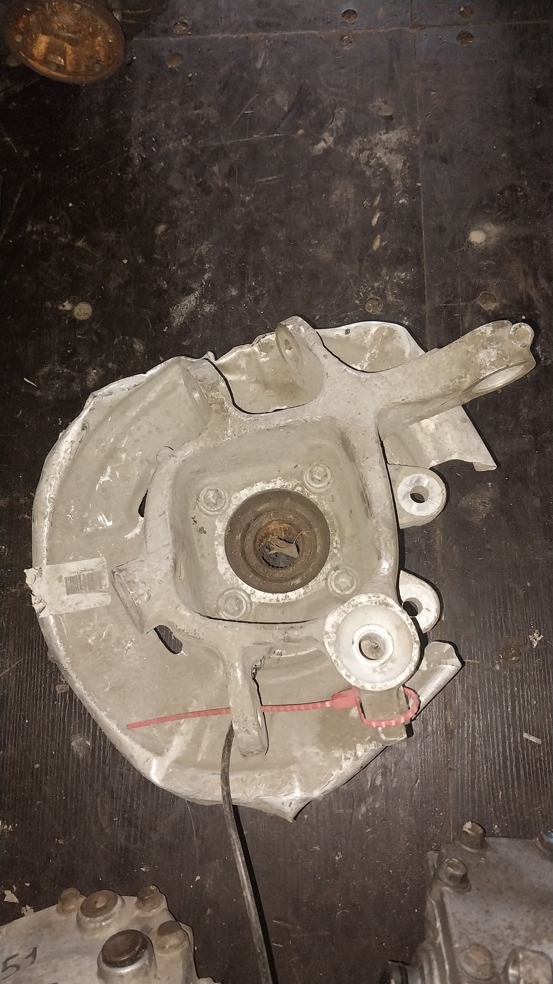 https://gcs.partsauto.market/rn-stockpro.appspot.com/thmbs/userImages/6c041085ce847b07e3ea33e65ae09e6a/part/de5a3a27-3371-42cb-b376-8c1f6063f1ed_1742900546393.jpg