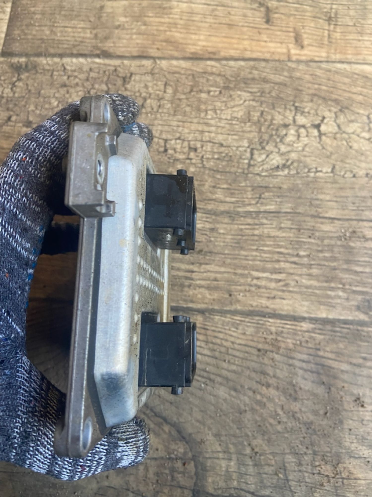 https://gcs.partsauto.market/rn-stockpro.appspot.com/thmbs/userImages/6f33805b29a6746de351b9316bd1f93c/part/34a01de2-7472-4913-8587-518e1a7792ae_1744805850369.jpg