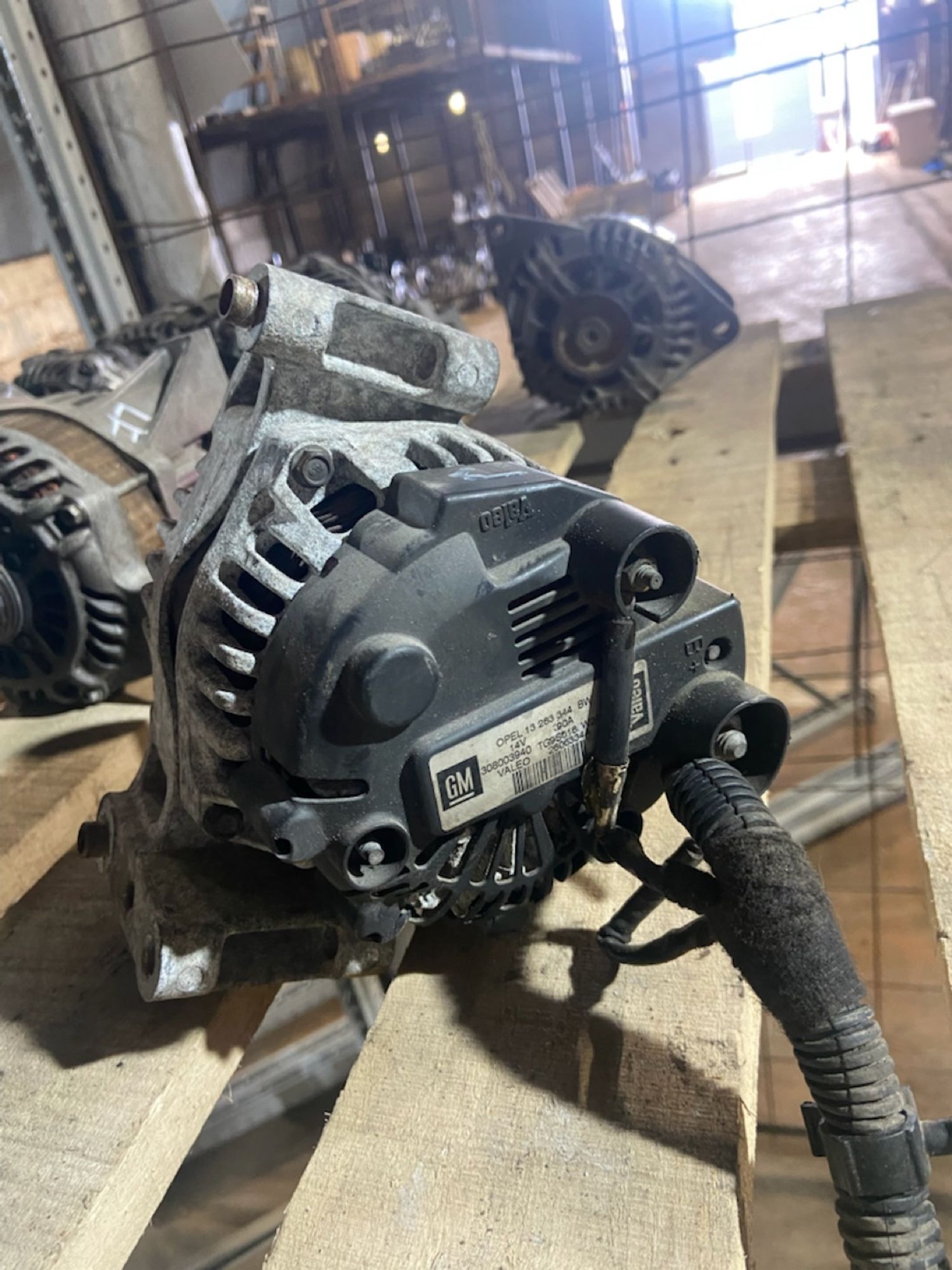 https://gcs.partsauto.market/rn-stockpro.appspot.com/thmbs/userImages/6f33805b29a6746de351b9316bd1f93c/part/8c19c60d-aa0a-4118-bb1e-bda3ee3356c4_1744807275496.jpg