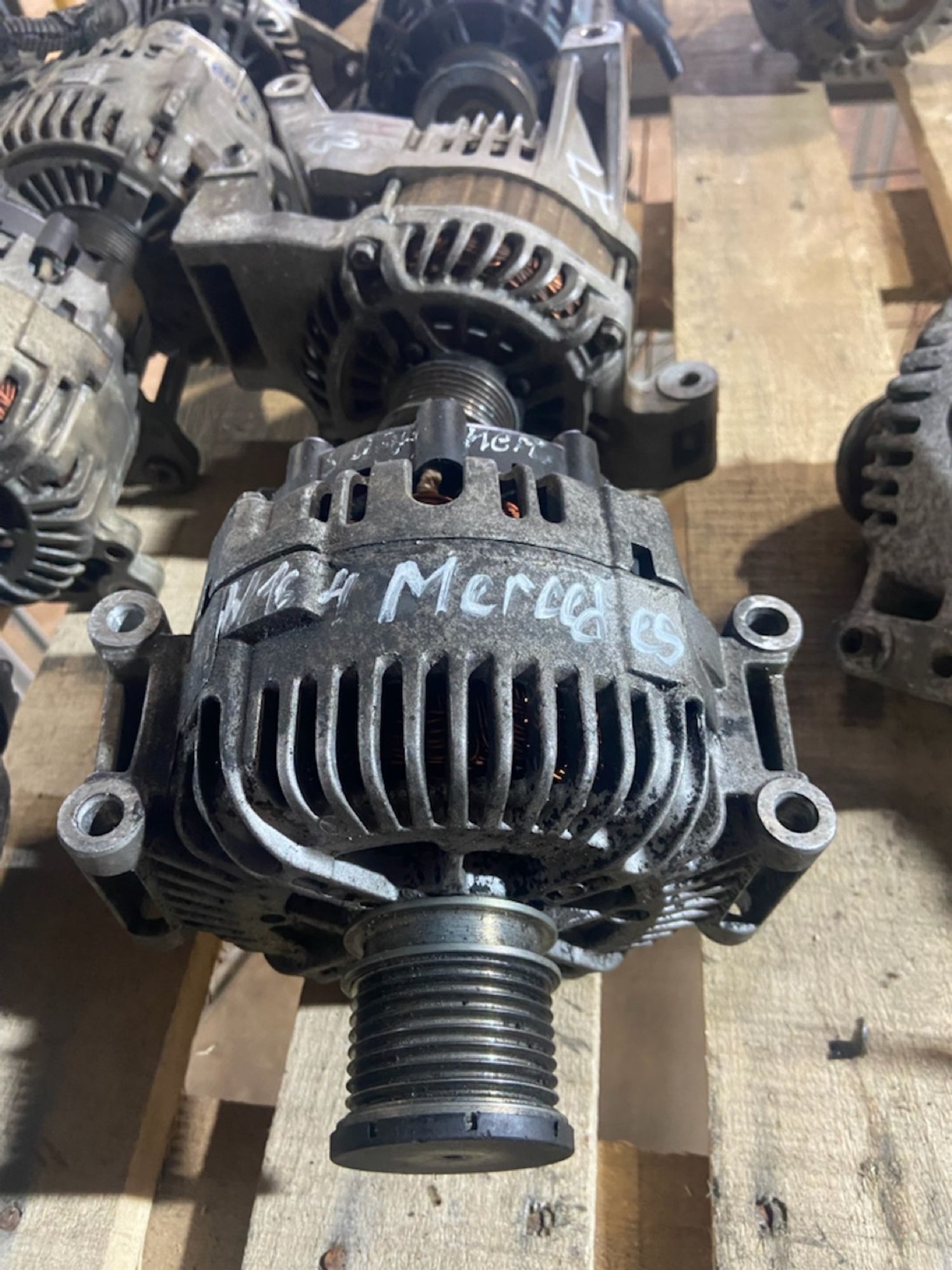 https://gcs.partsauto.market/rn-stockpro.appspot.com/thmbs/userImages/6f33805b29a6746de351b9316bd1f93c/part/b6b74659-aab6-4255-b2de-1a1ed22ff44d_1744806697680.jpg