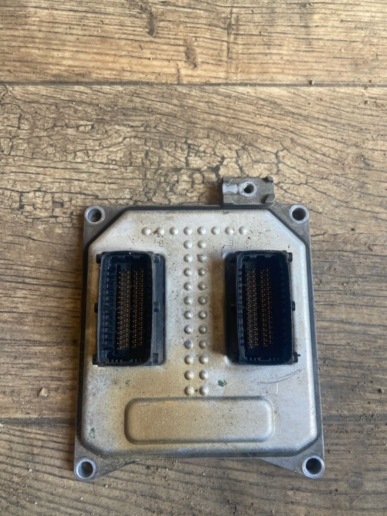 https://gcs.partsauto.market/rn-stockpro.appspot.com/thmbs/userImages/6f33805b29a6746de351b9316bd1f93c/part/c44e568d-dd69-403e-8f18-118992cf9e6e_1744805759716.jpg