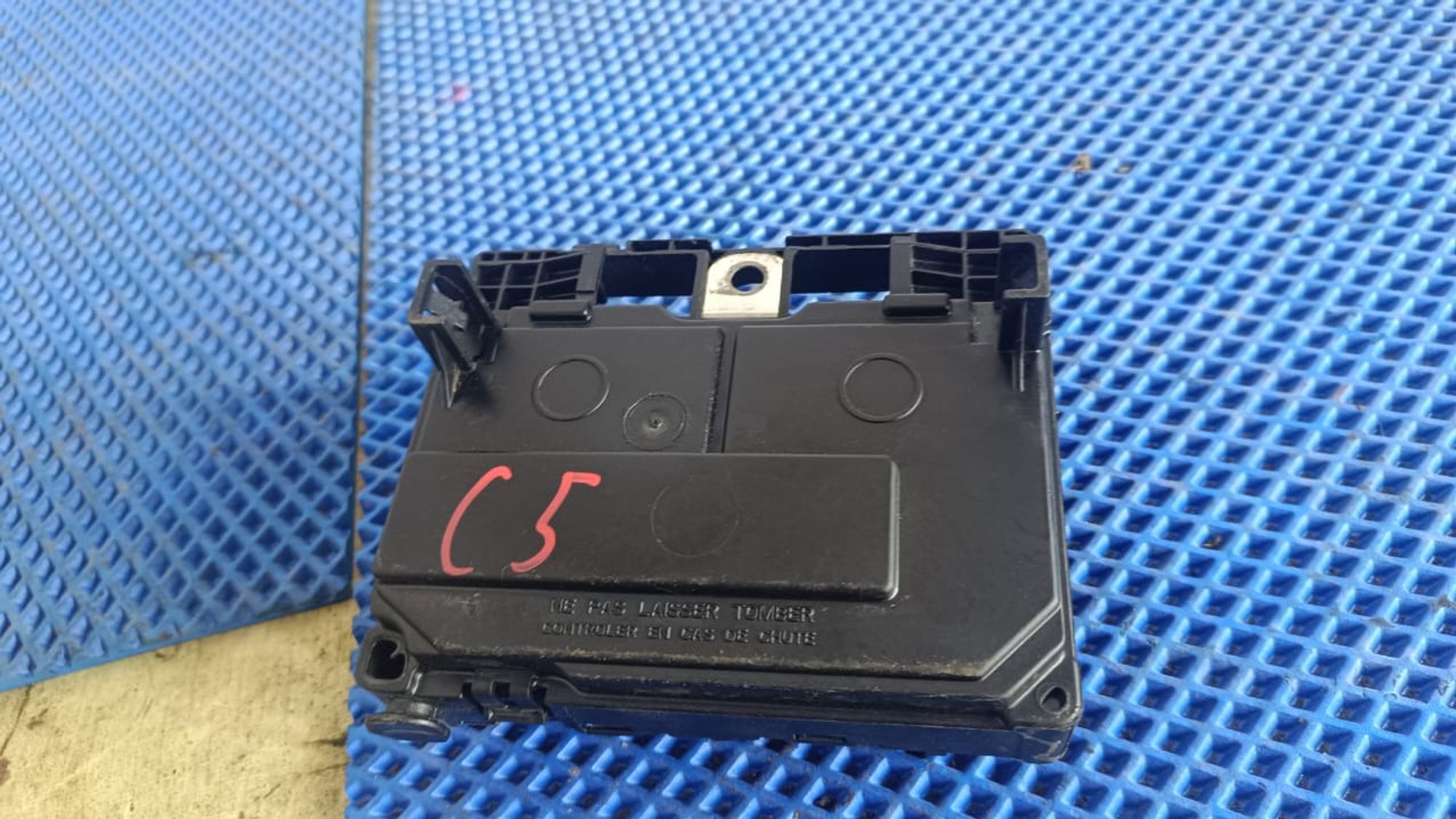 https://gcs.partsauto.market/rn-stockpro.appspot.com/thmbs/userImages/72ad5fba4727bffbc6ea9a8c61494201/part/04b090b3-e72e-4376-b268-4d6a5c065737_1745566728180.jpg