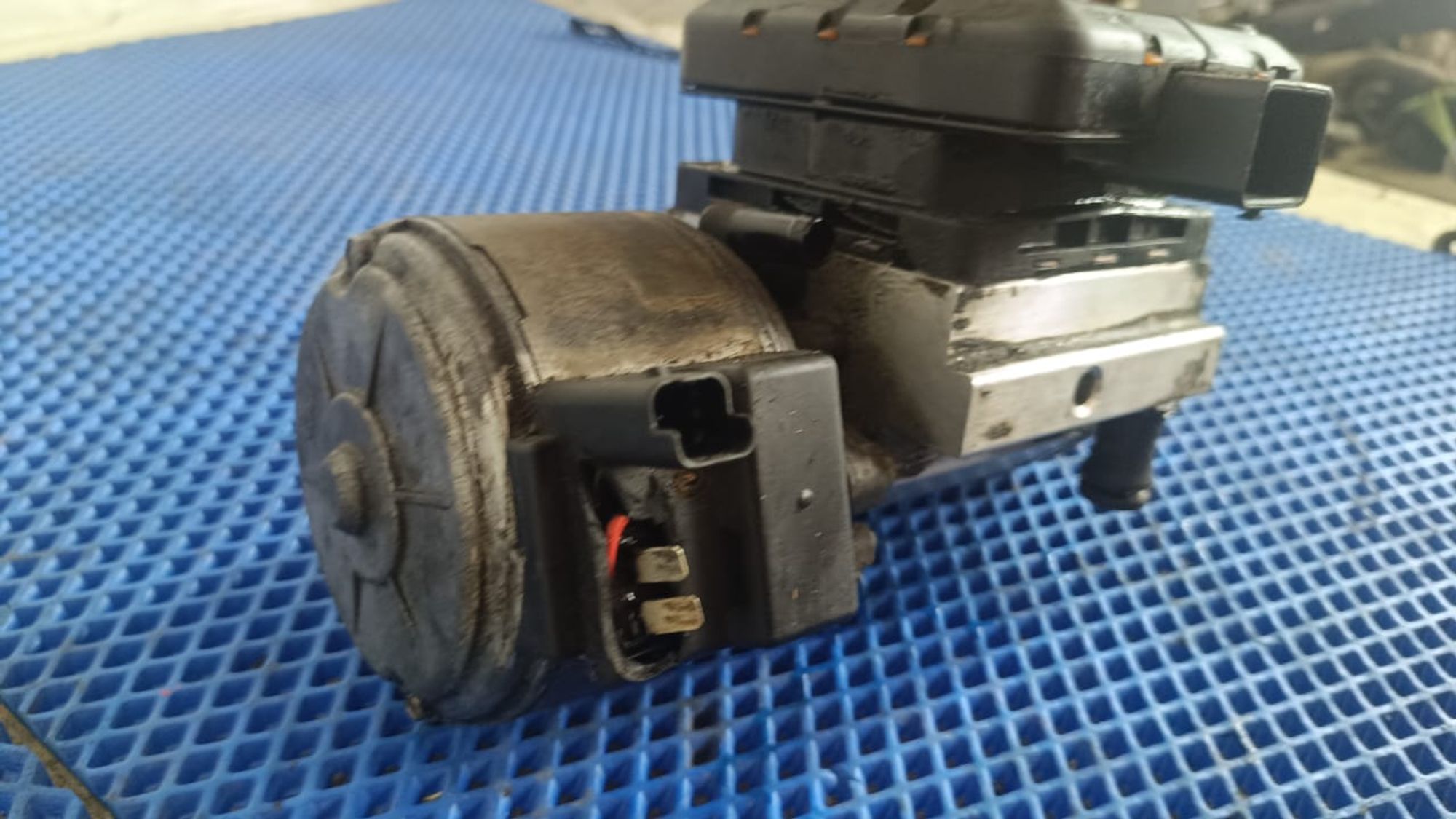 https://gcs.partsauto.market/rn-stockpro.appspot.com/thmbs/userImages/72ad5fba4727bffbc6ea9a8c61494201/part/066c503c-a720-41e7-93ef-5184ed85e9ca_1745567580421.jpg