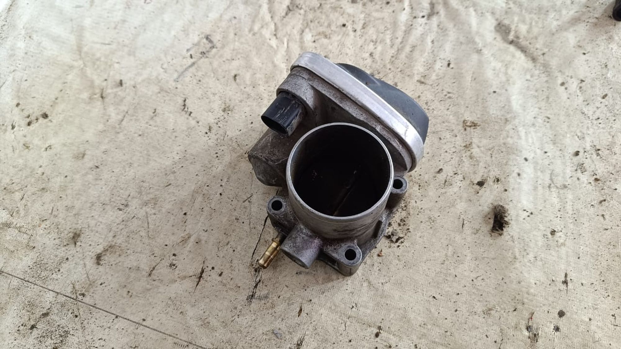 https://gcs.partsauto.market/rn-stockpro.appspot.com/thmbs/userImages/72ad5fba4727bffbc6ea9a8c61494201/part/077dd132-79e1-4451-ac61-320190962c99_1742909357788.jpg