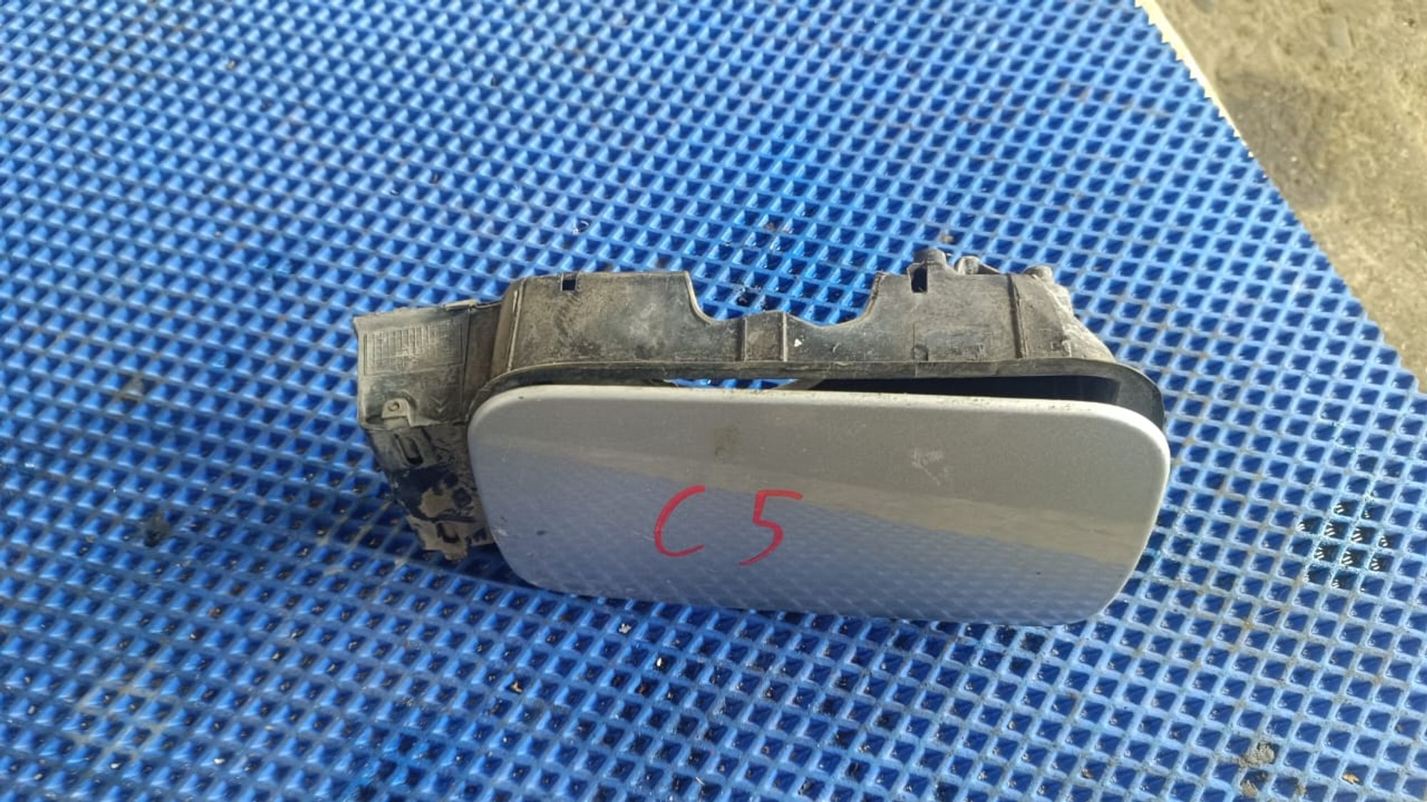 https://gcs.partsauto.market/rn-stockpro.appspot.com/thmbs/userImages/72ad5fba4727bffbc6ea9a8c61494201/part/0b0fdc6b-6b43-47e9-91a0-263881c61dbe_1747046183936.jpg