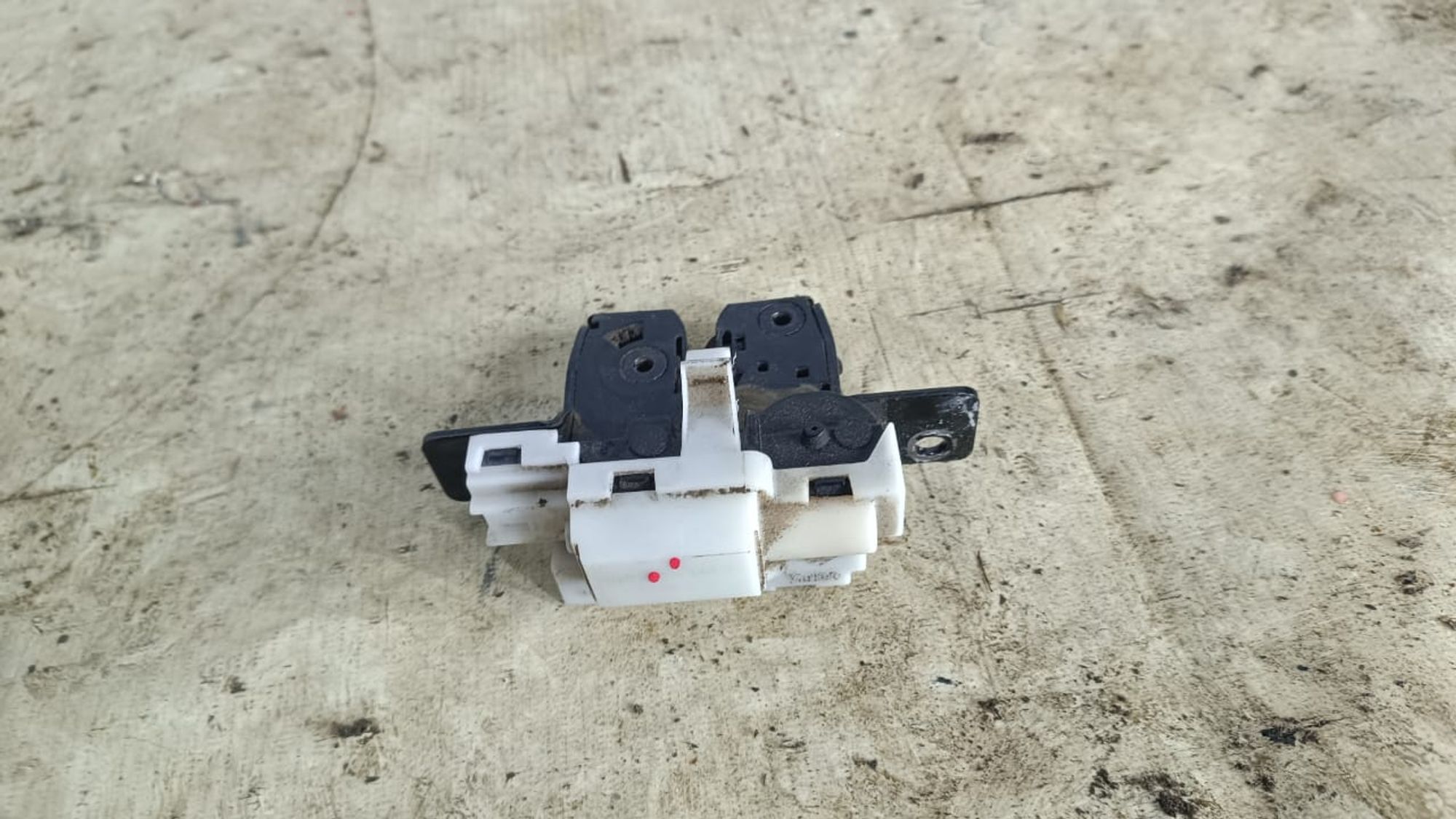 https://gcs.partsauto.market/rn-stockpro.appspot.com/thmbs/userImages/72ad5fba4727bffbc6ea9a8c61494201/part/0d50645d-8ae3-4bce-b90f-50d84a5168b1_1742997442274.jpg