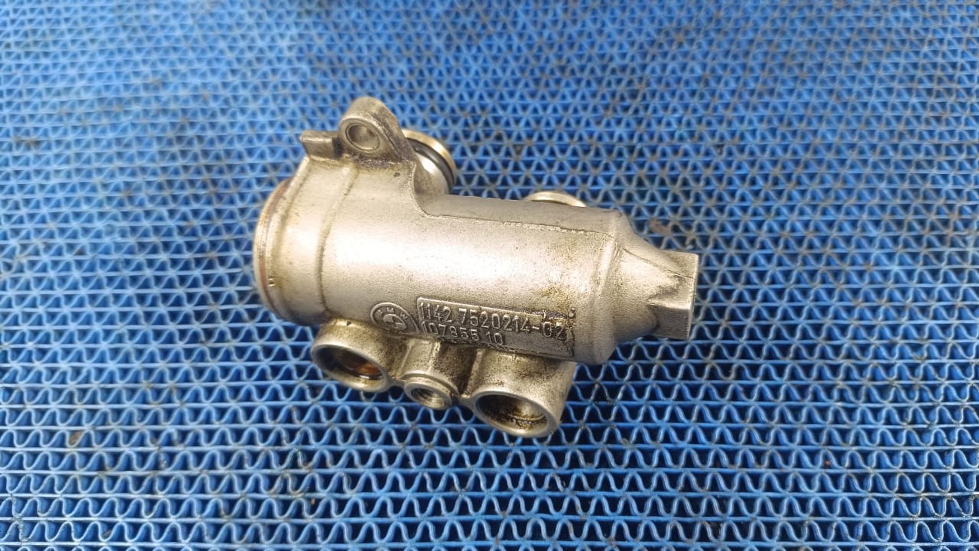 https://gcs.partsauto.market/rn-stockpro.appspot.com/thmbs/userImages/72ad5fba4727bffbc6ea9a8c61494201/part/0d7c0409-02b7-45f5-b819-7e0890d57ae7_1733821490170.jpg
