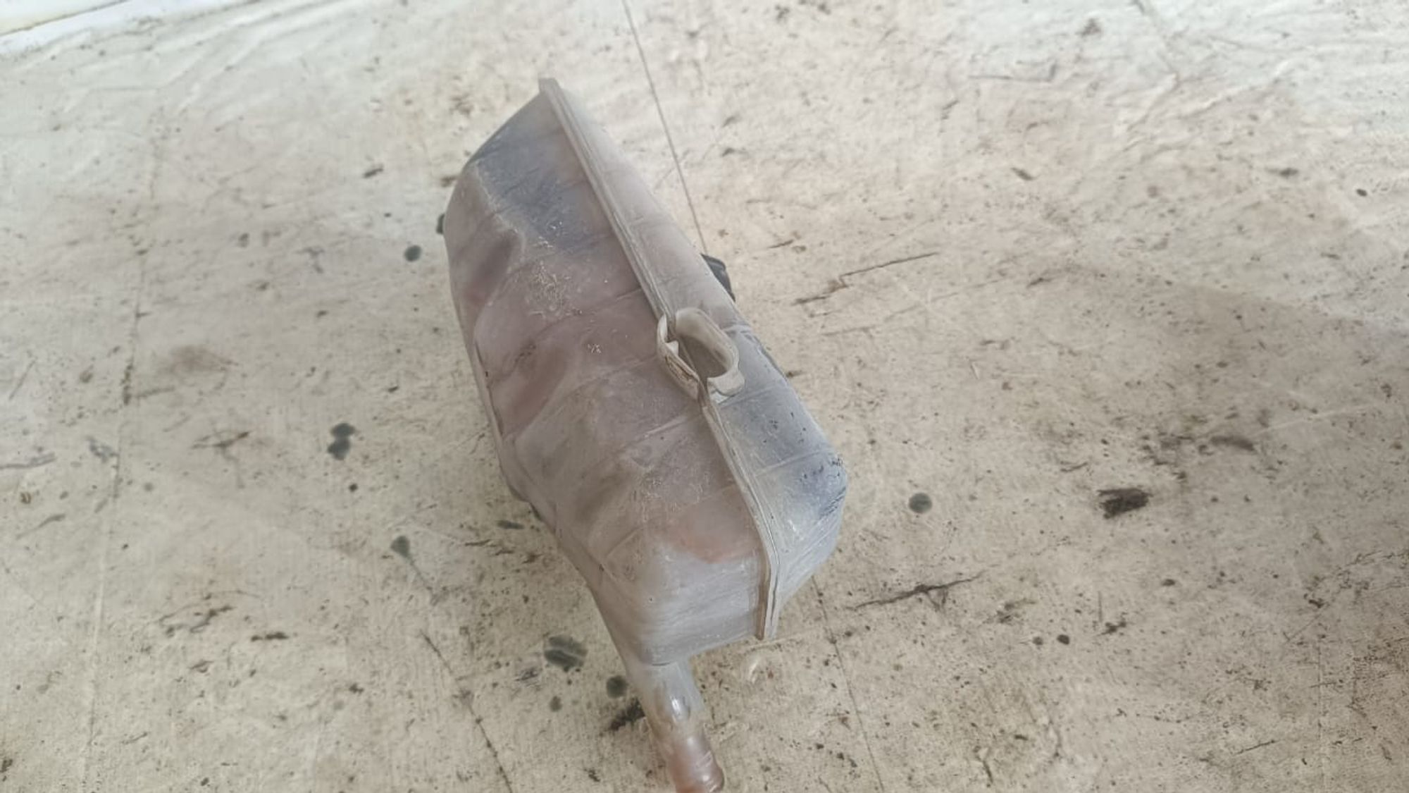 https://gcs.partsauto.market/rn-stockpro.appspot.com/thmbs/userImages/72ad5fba4727bffbc6ea9a8c61494201/part/12655065-7f56-454a-bbf4-05787d0703d4_1742997089608.jpg