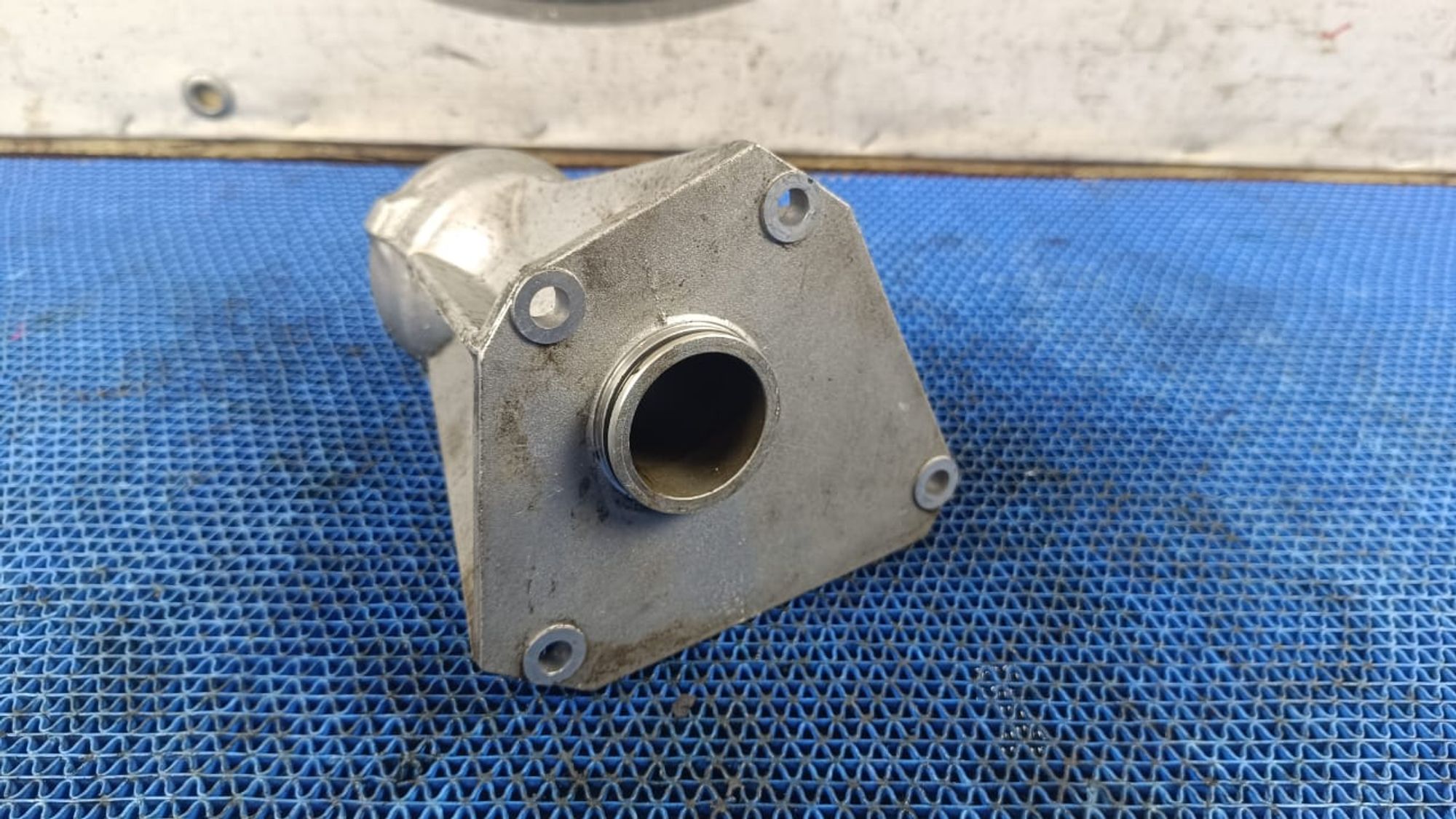 https://gcs.partsauto.market/rn-stockpro.appspot.com/thmbs/userImages/72ad5fba4727bffbc6ea9a8c61494201/part/15961256-fbfa-4a53-84dc-ca82e5d834a7_1733756580486.jpg