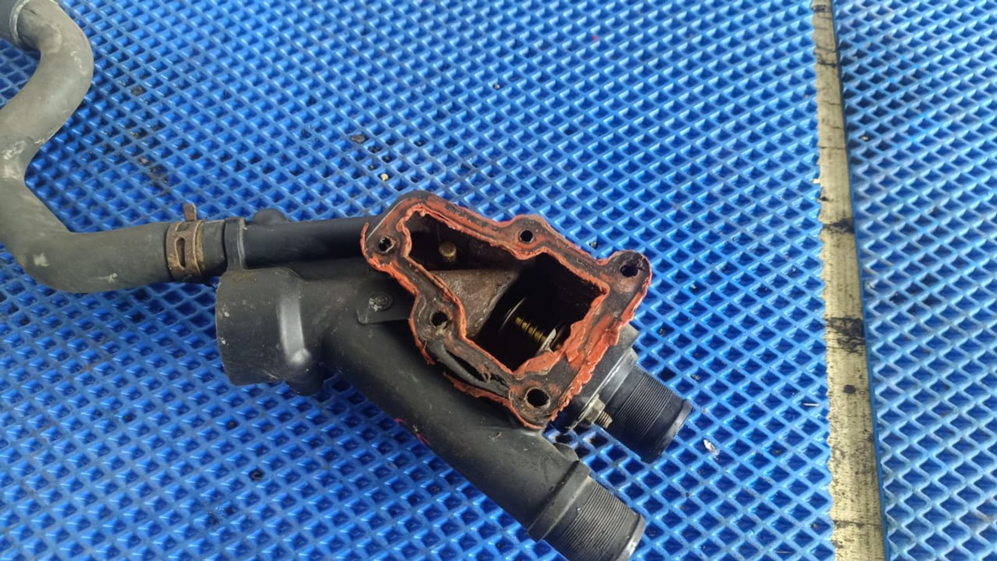 https://gcs.partsauto.market/rn-stockpro.appspot.com/thmbs/userImages/72ad5fba4727bffbc6ea9a8c61494201/part/160a6129-04ff-4750-ae34-2013628e171e_1747045525753.jpg