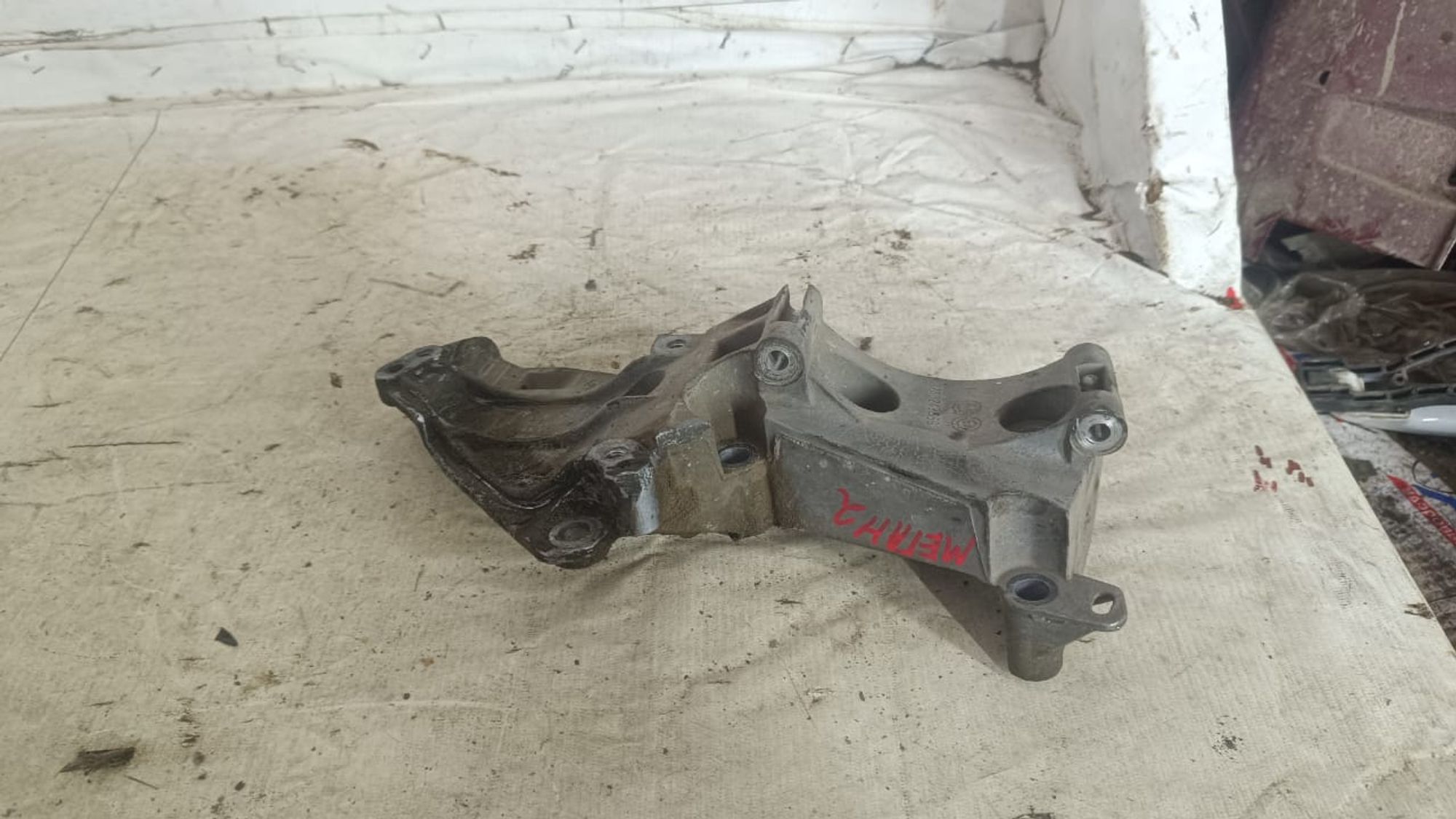 https://gcs.partsauto.market/rn-stockpro.appspot.com/thmbs/userImages/72ad5fba4727bffbc6ea9a8c61494201/part/18d2a3cd-1c77-4592-8c54-486f7698c86f_1742927098822.jpg