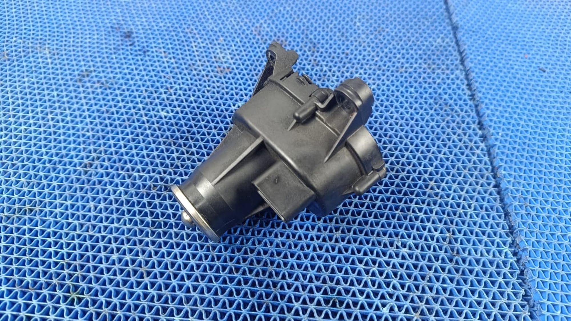 https://gcs.partsauto.market/rn-stockpro.appspot.com/thmbs/userImages/72ad5fba4727bffbc6ea9a8c61494201/part/1a6715c7-ec8d-42ba-8b5f-d250ed48babd_1736764898568.jpg