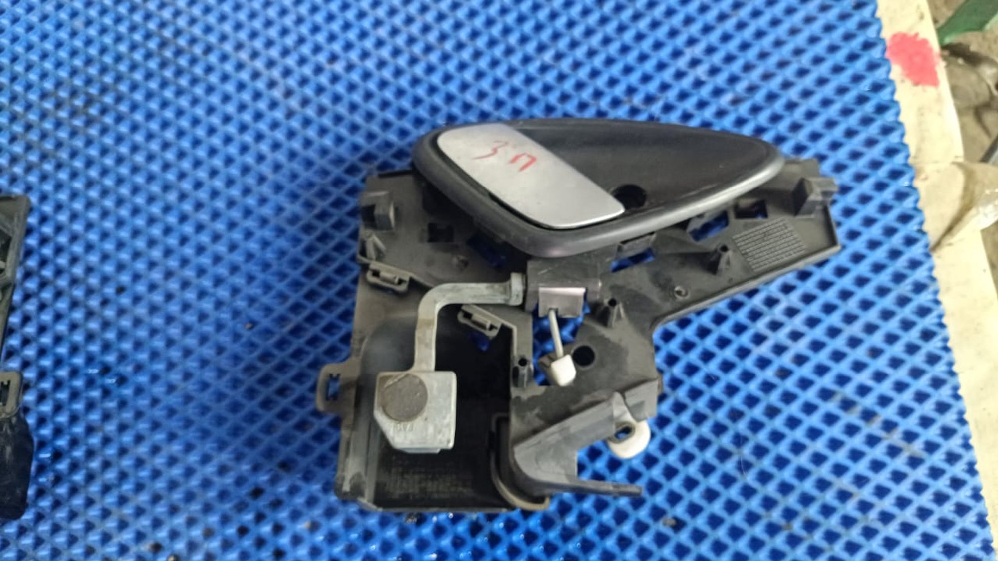 https://gcs.partsauto.market/rn-stockpro.appspot.com/thmbs/userImages/72ad5fba4727bffbc6ea9a8c61494201/part/1b6399f8-7b37-45df-80ec-99e493ed796d_1747037760312.jpg