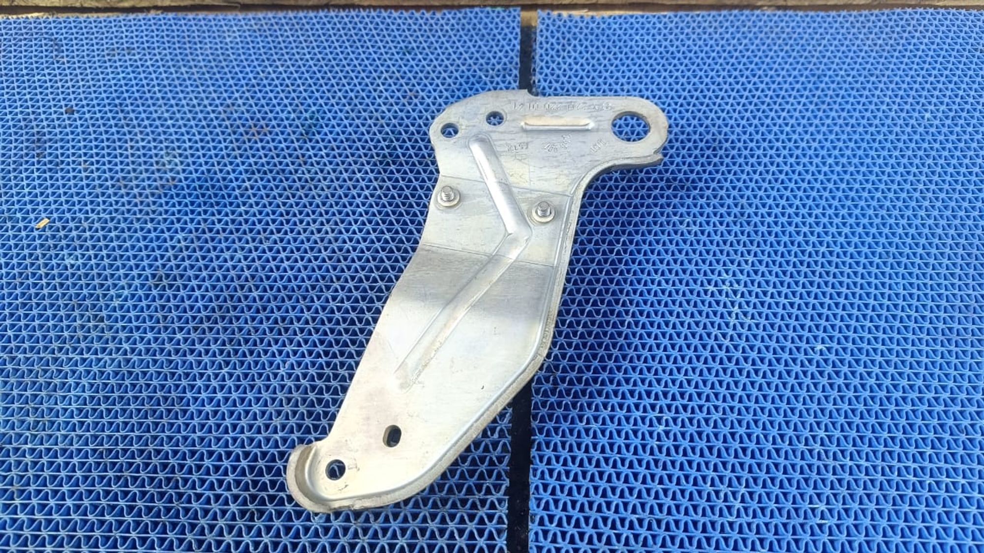 https://gcs.partsauto.market/rn-stockpro.appspot.com/thmbs/userImages/72ad5fba4727bffbc6ea9a8c61494201/part/20adf88a-7770-40a1-8e1b-cb956f5d6542_1737097512633.jpg